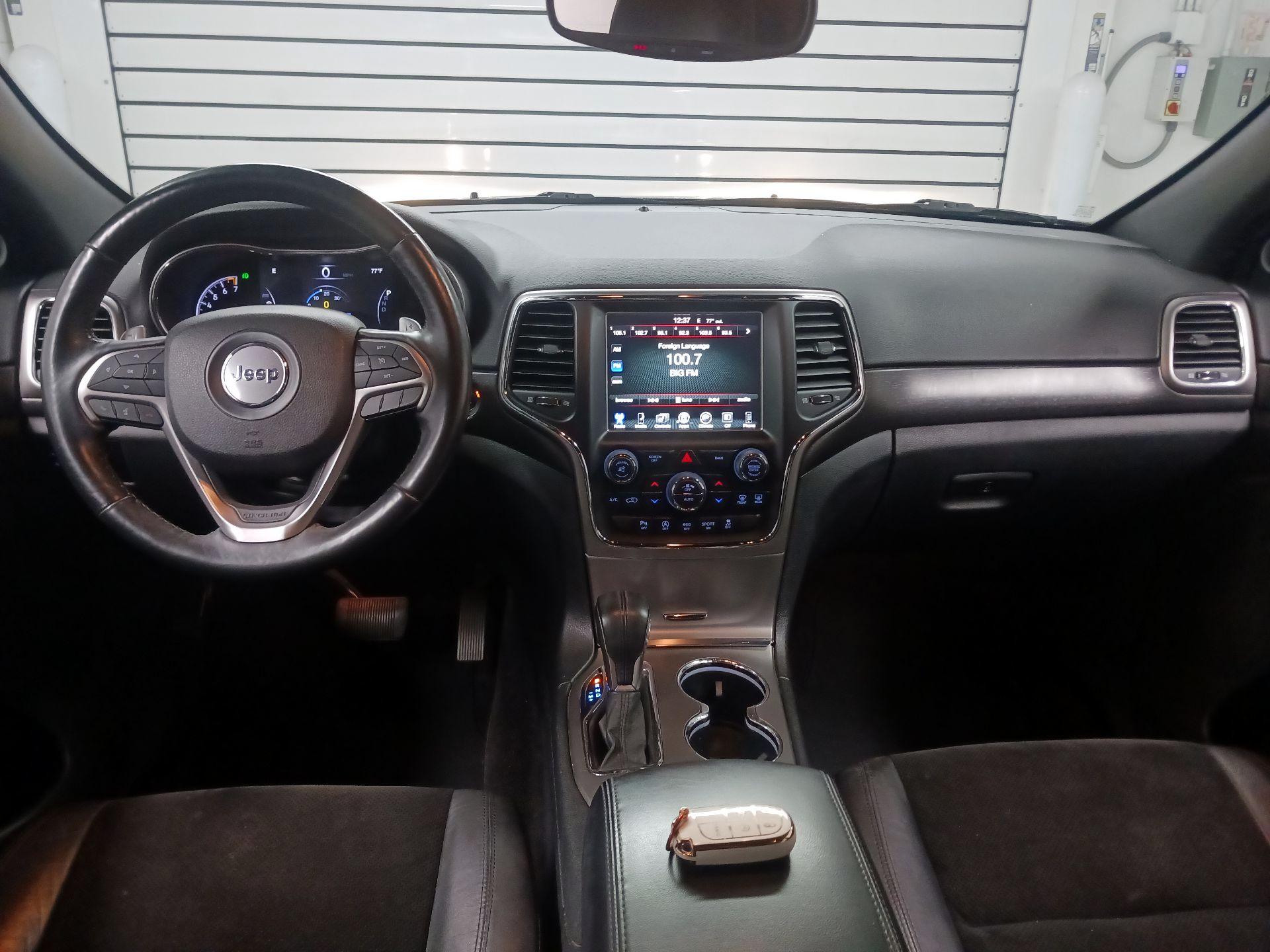 Thumbnail: 2017 Jeep Grand Cherokee - 9