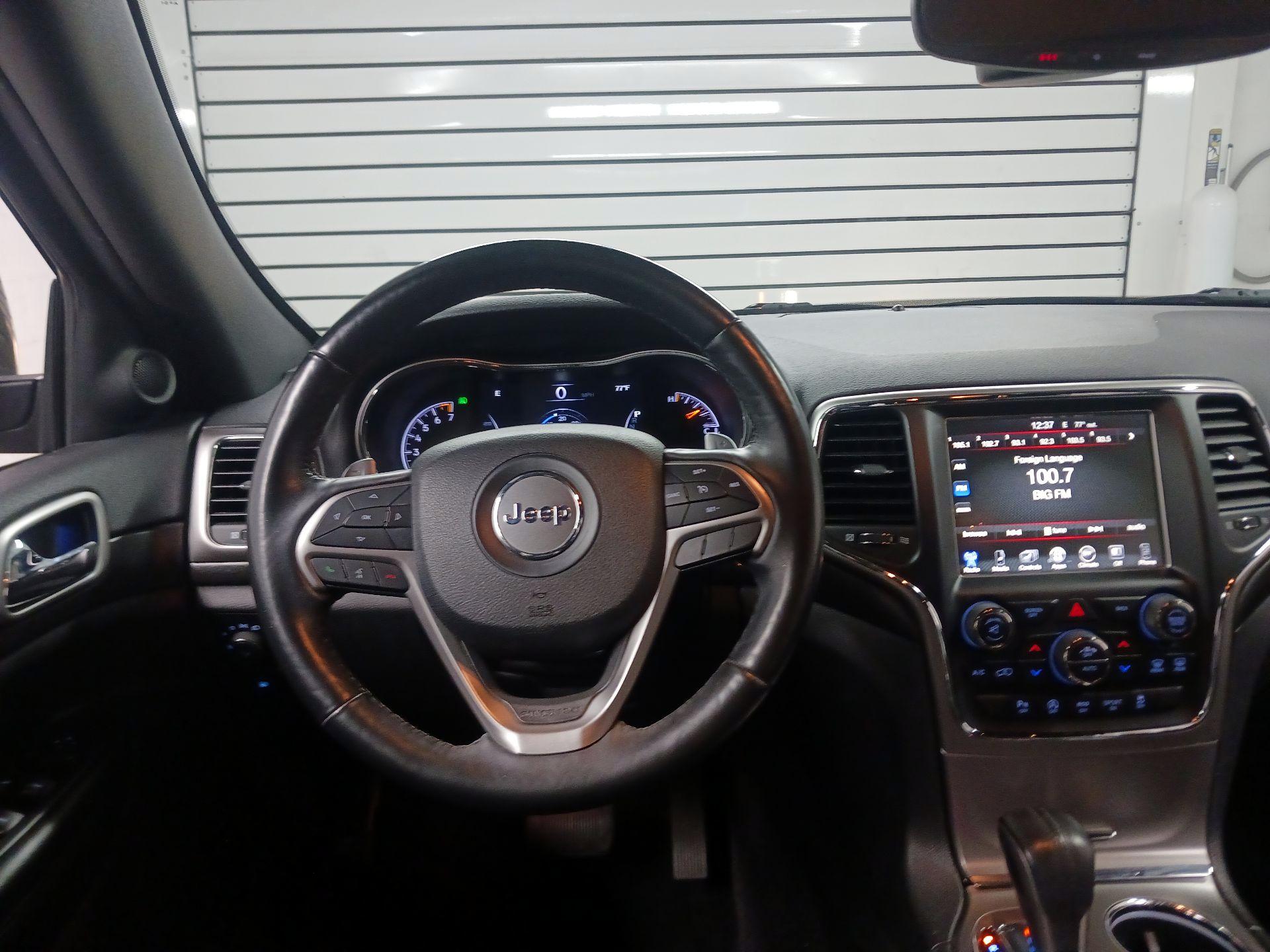 Thumbnail: 2017 Jeep Grand Cherokee - 10