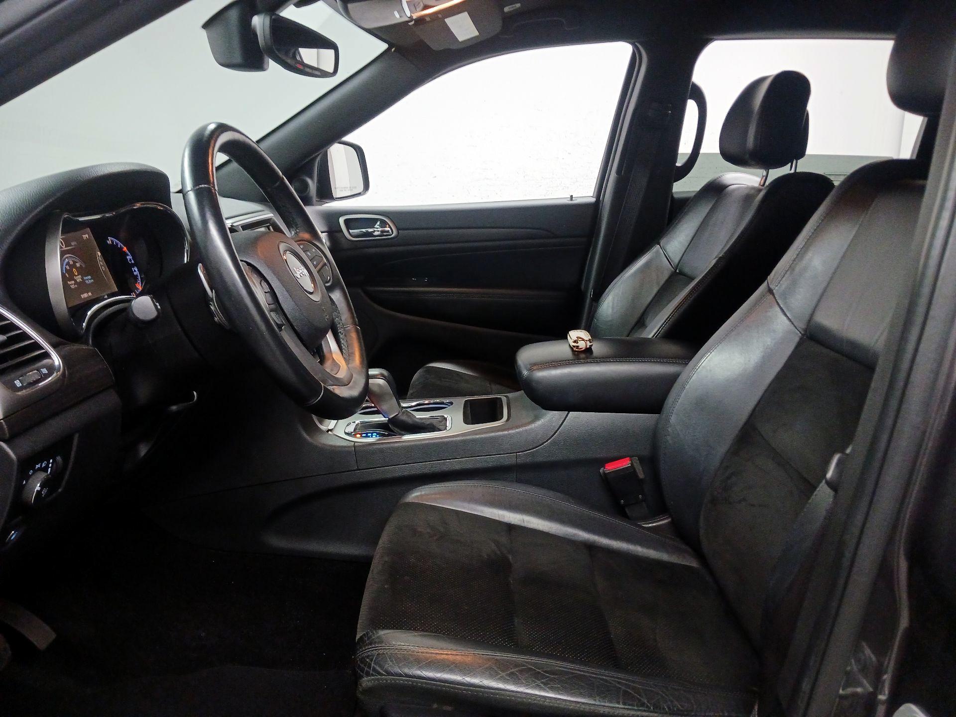 Thumbnail: 2017 Jeep Grand Cherokee - 11
