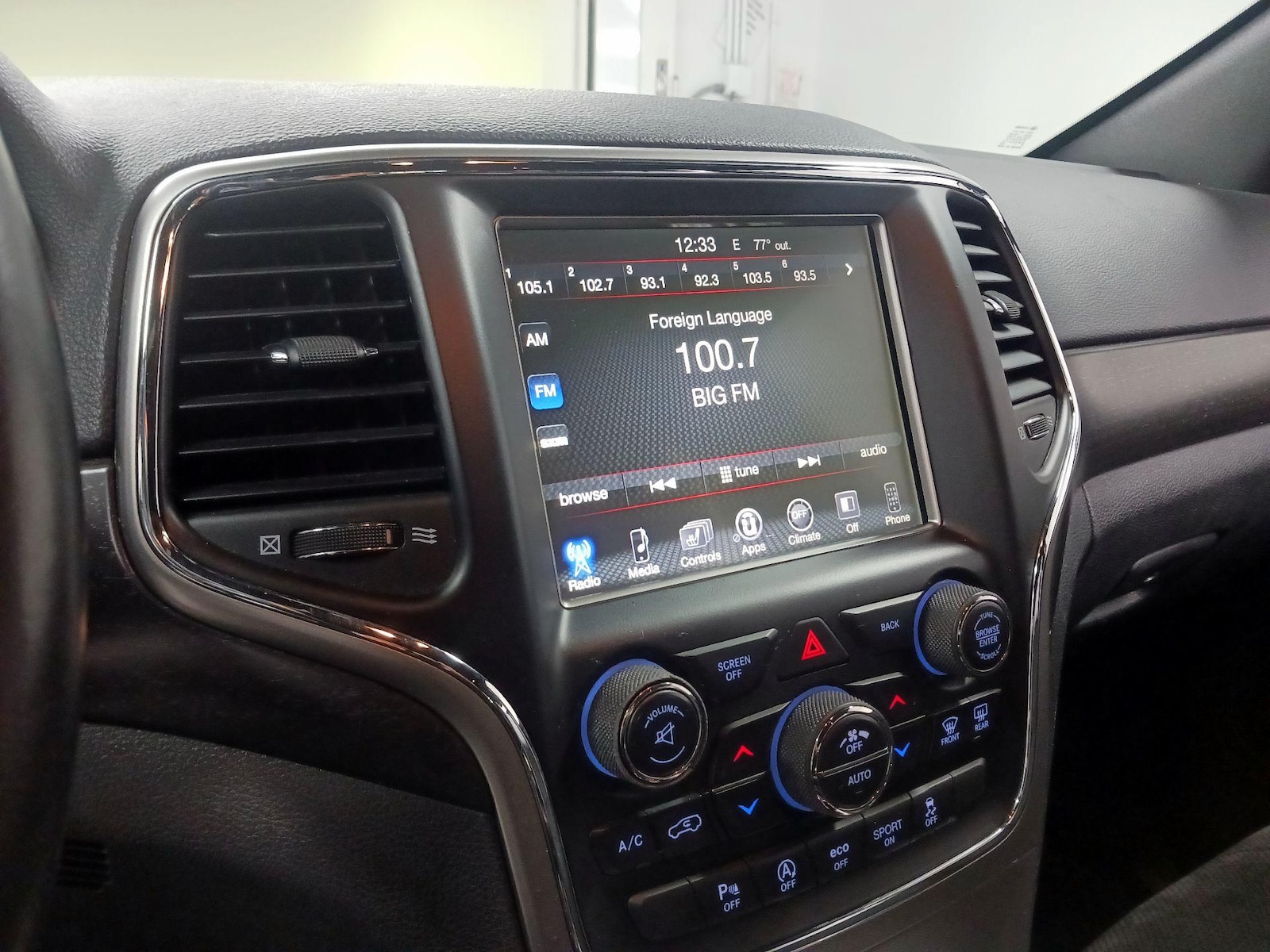 2017 Jeep Grand Cherokee Altitude - Photo 16