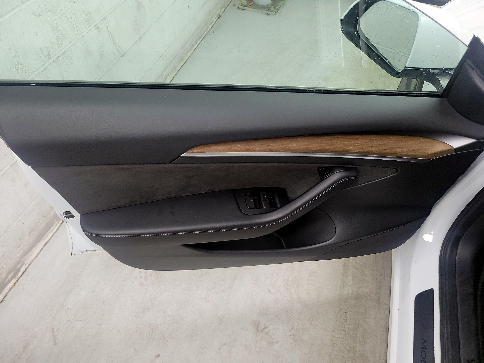 Thumbnail: 2023 Tesla Model 3 - 12