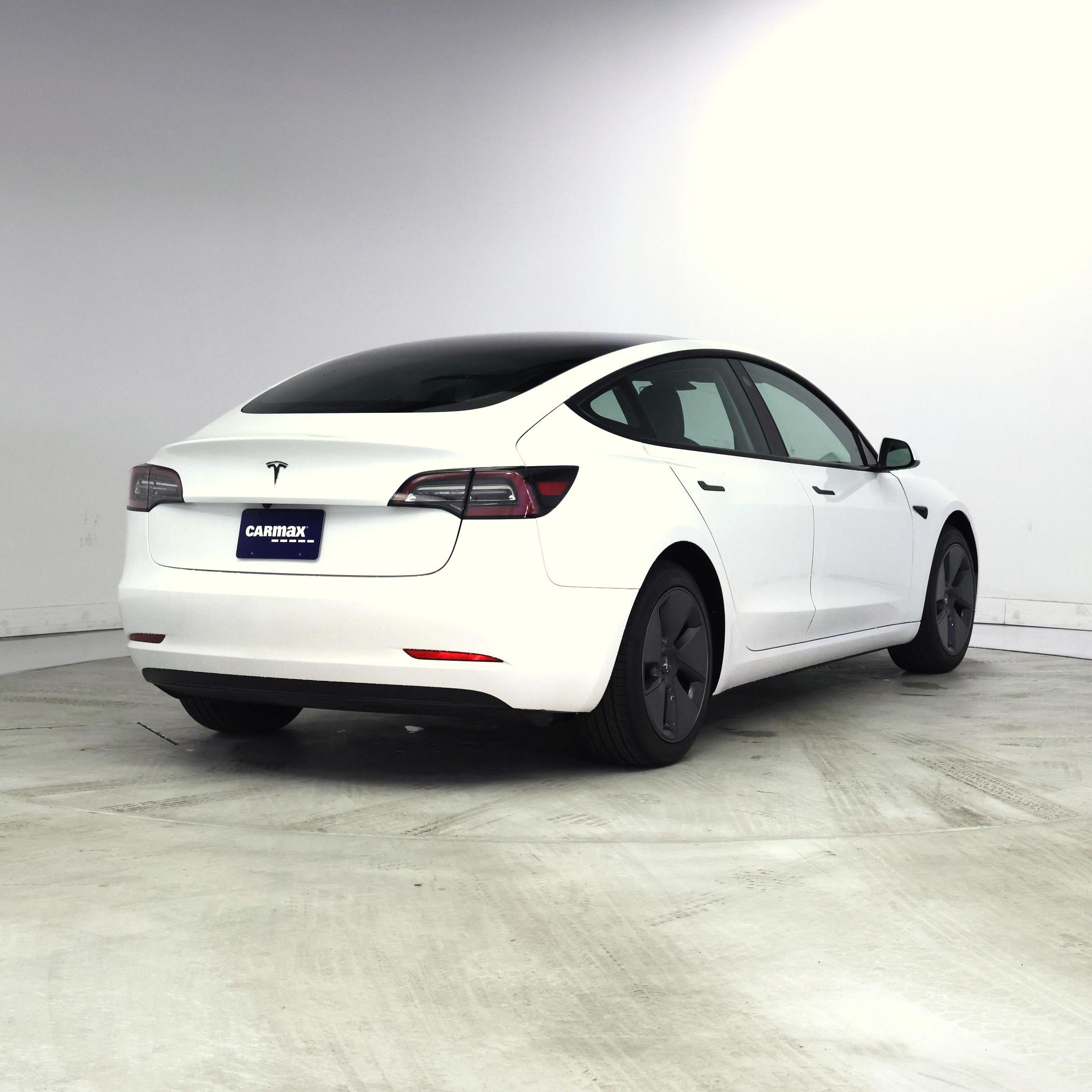 Thumbnail: 2023 Tesla Model 3 - 8