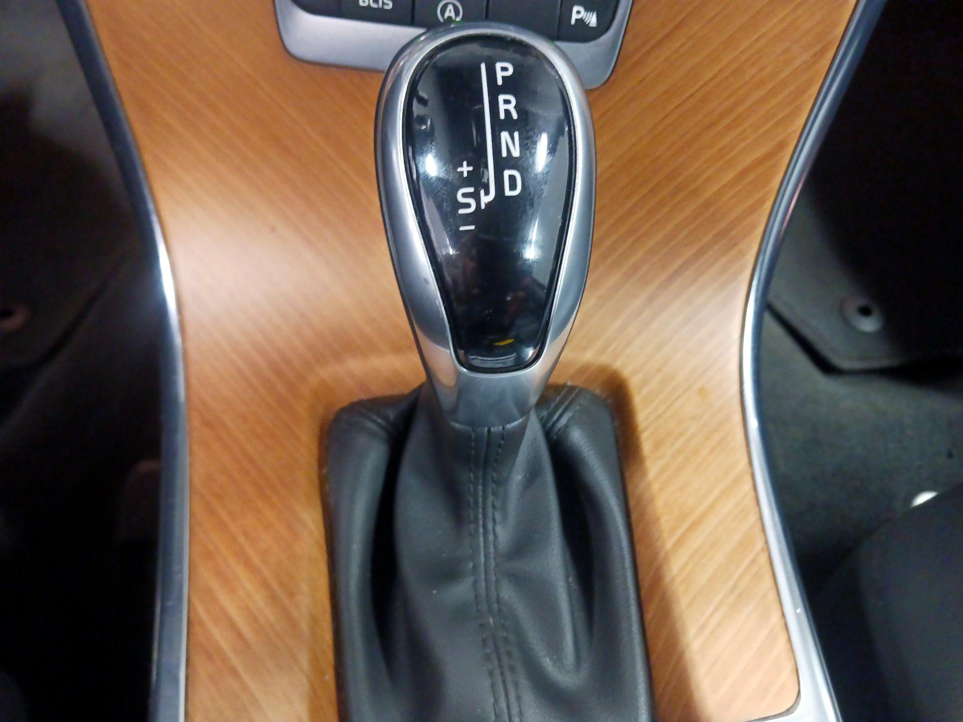 Thumbnail: 2017 Volvo XC60 - 15
