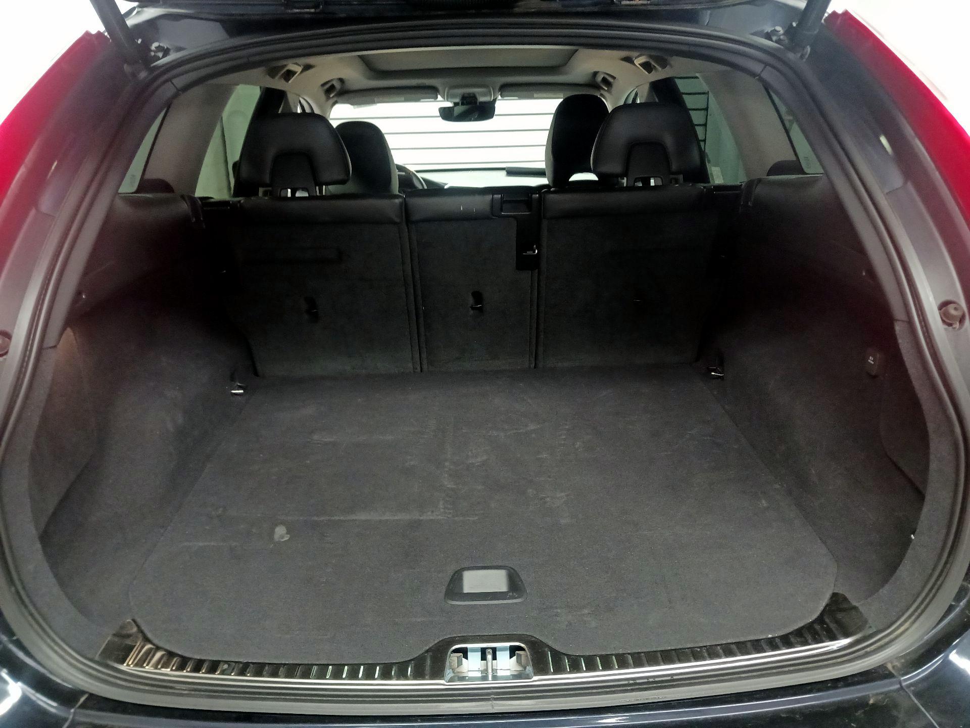 Thumbnail: 2017 Volvo XC60 - 16