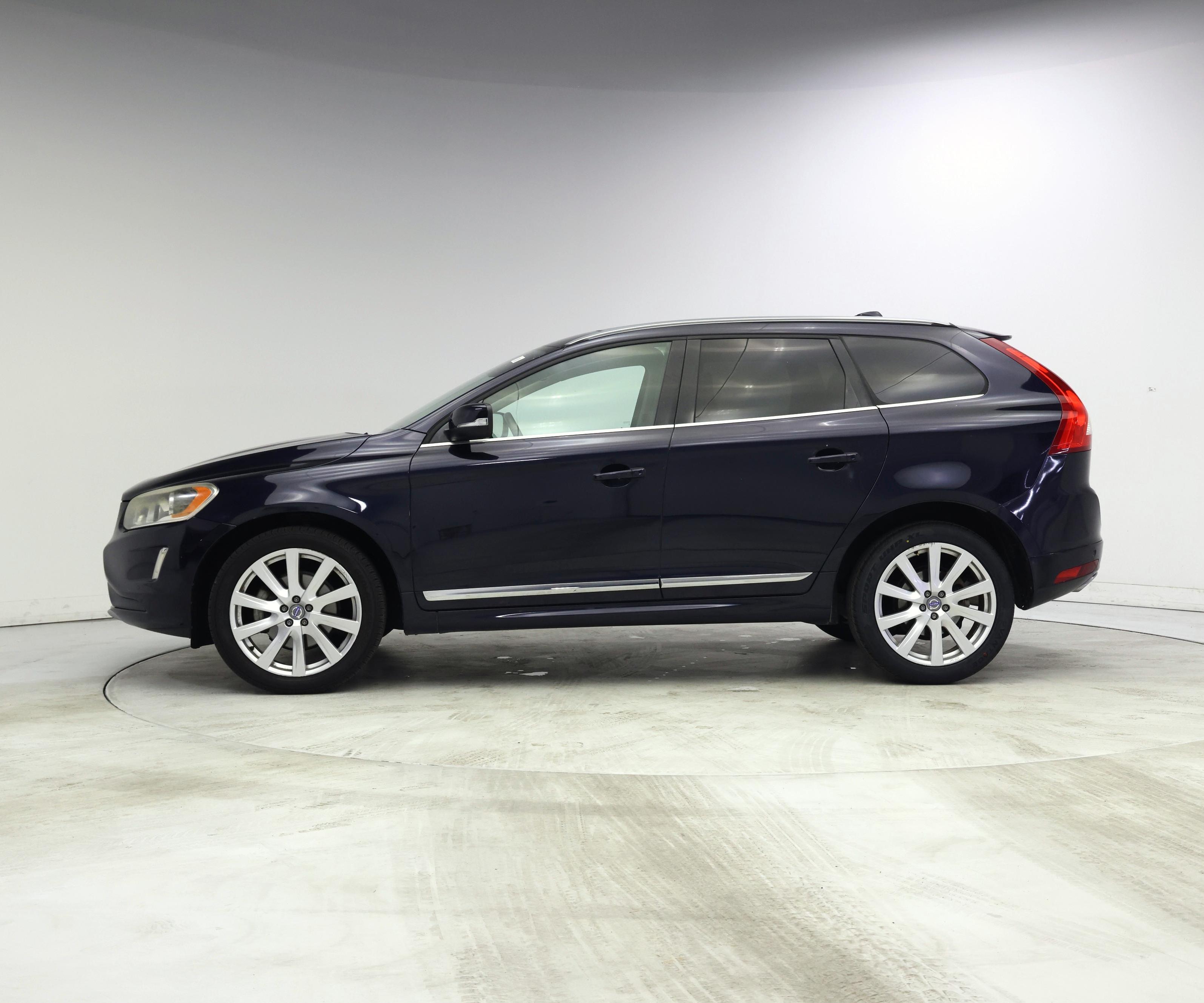 Thumbnail: 2017 Volvo XC60 - 3
