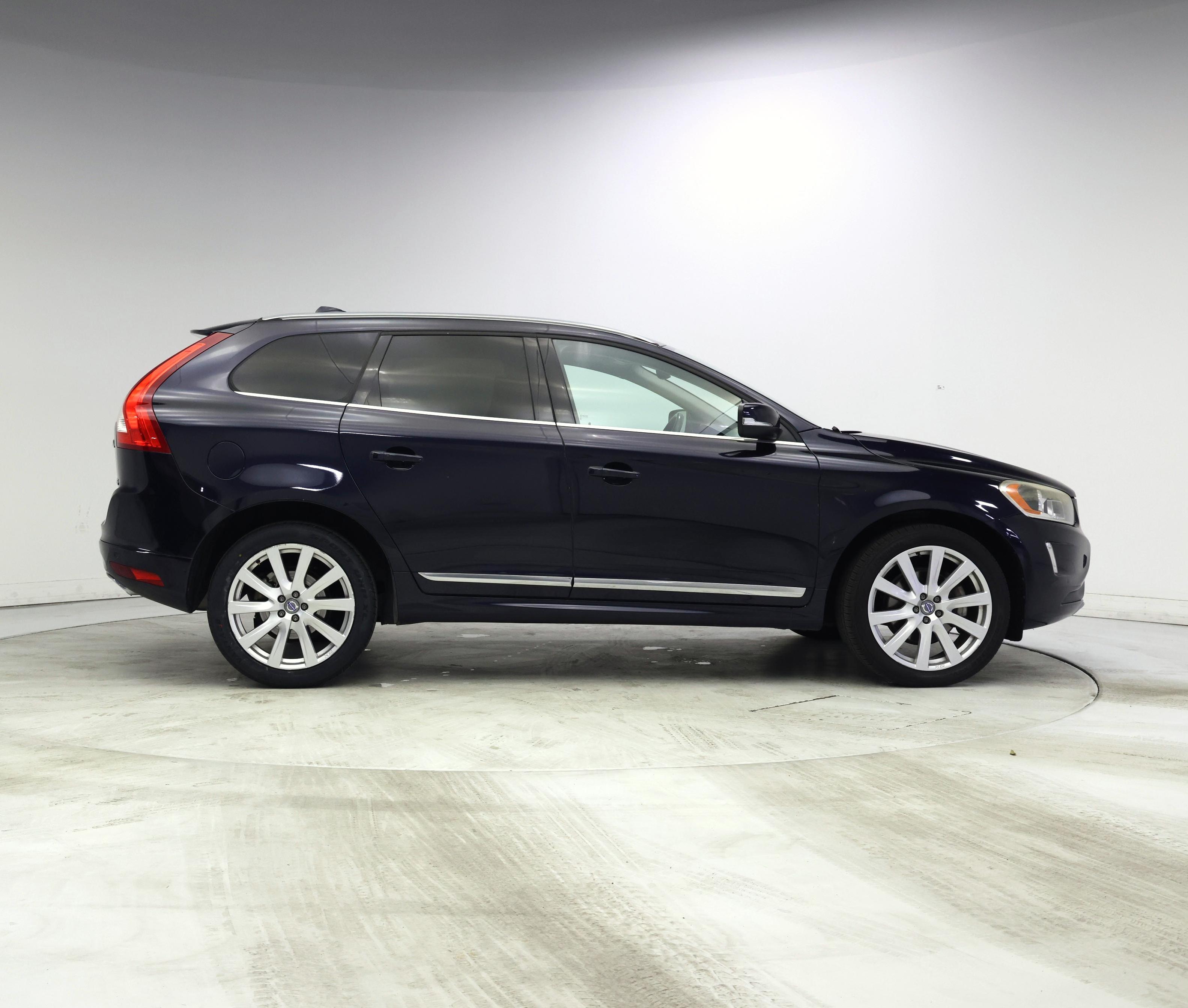 Thumbnail: 2017 Volvo XC60 - 7