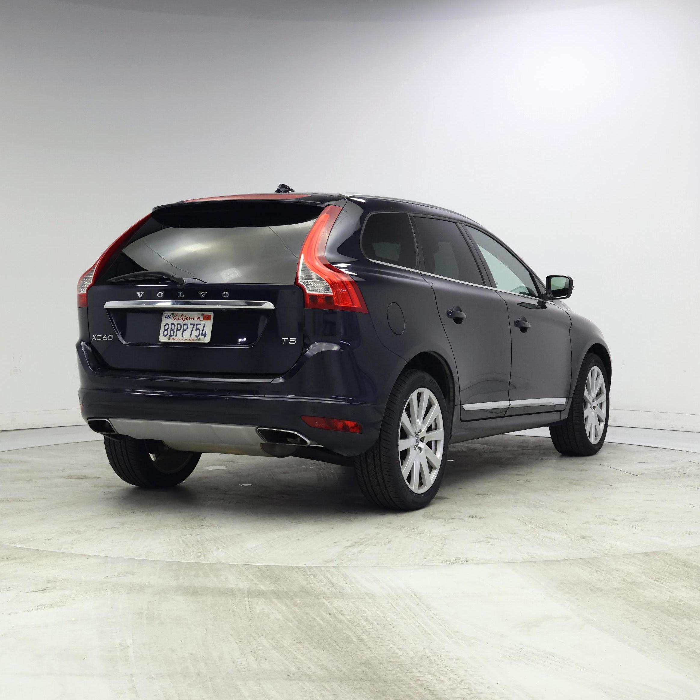 Thumbnail: 2017 Volvo XC60 - 8