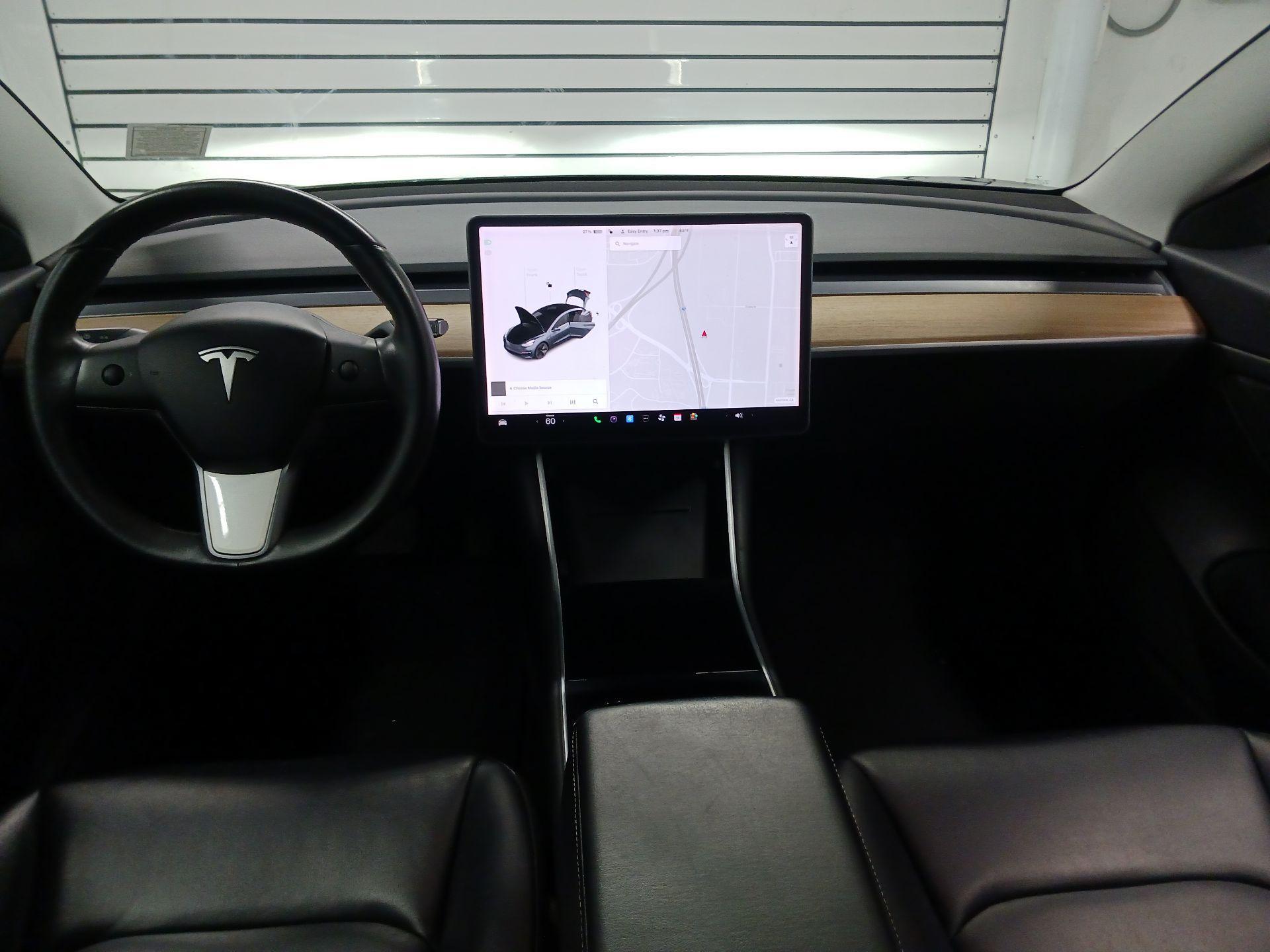 Thumbnail: 2020 Tesla Model 3 - 9