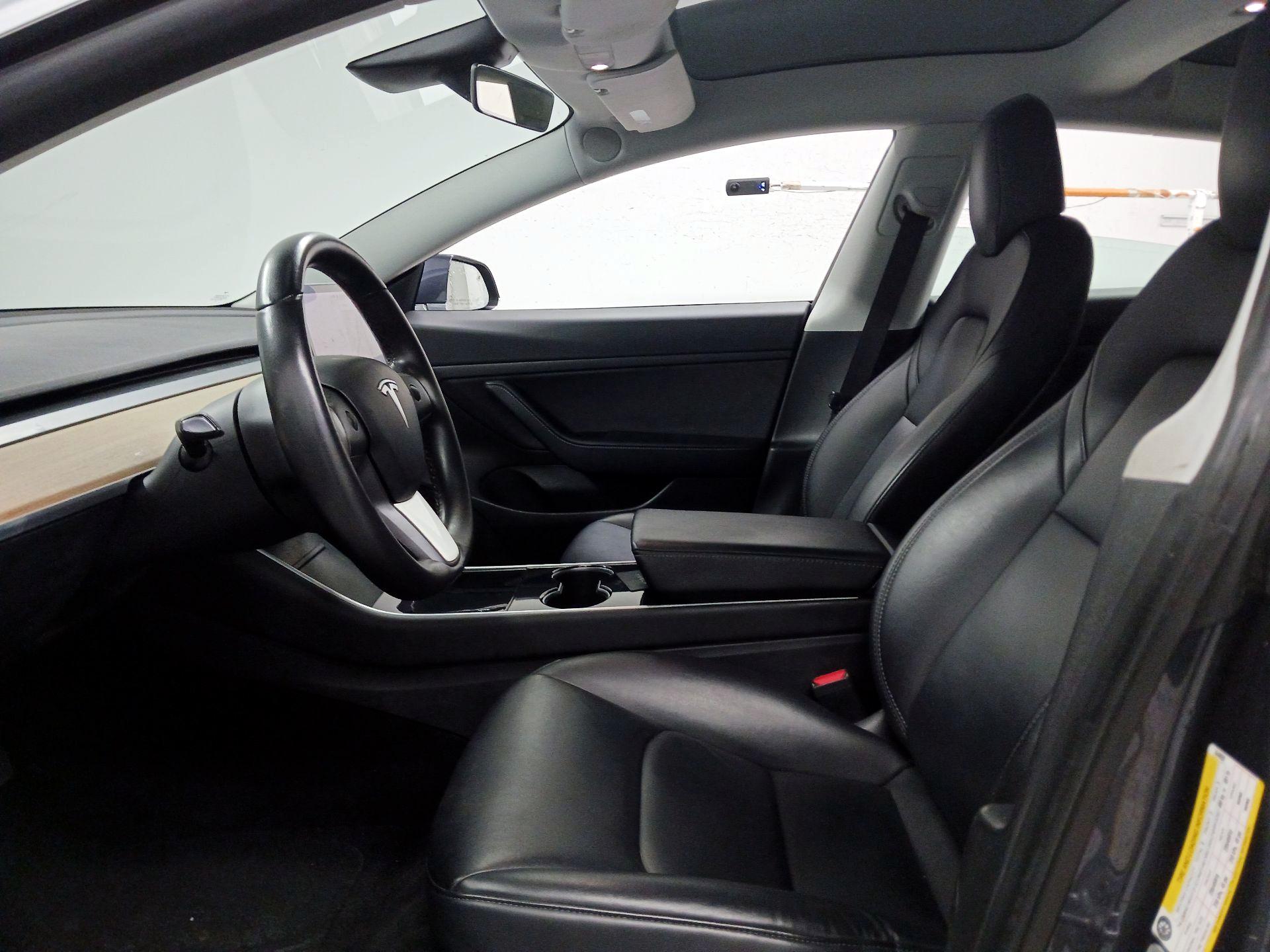 Thumbnail: 2020 Tesla Model 3 - 11