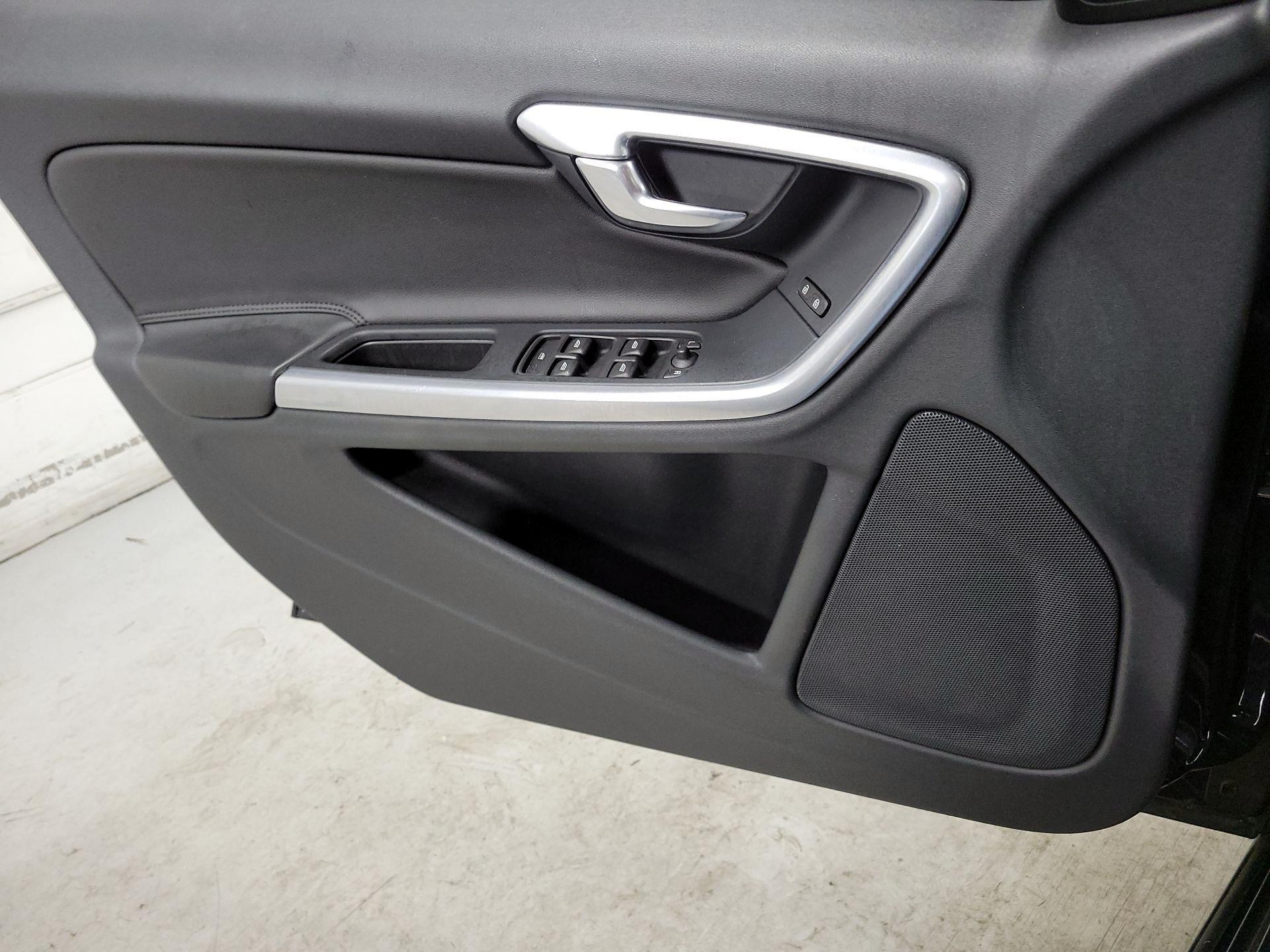 Thumbnail: 2015 Volvo S60 - 12