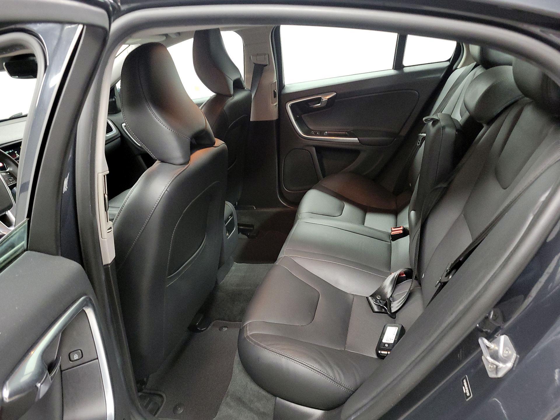 Thumbnail: 2015 Volvo S60 - 16