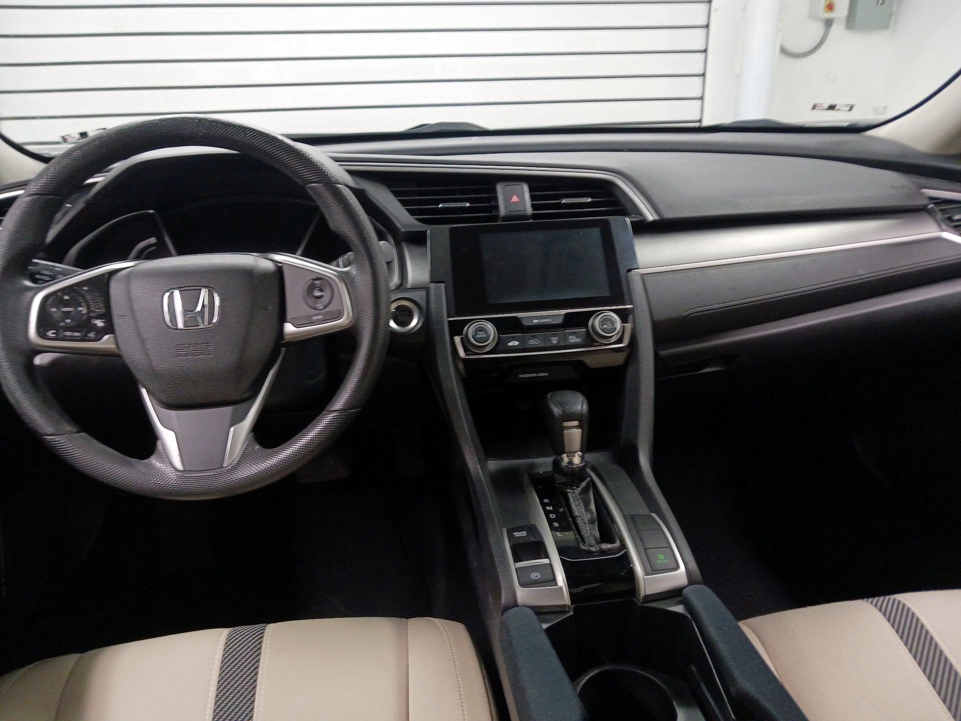 Thumbnail: 2016 Honda Civic - 9
