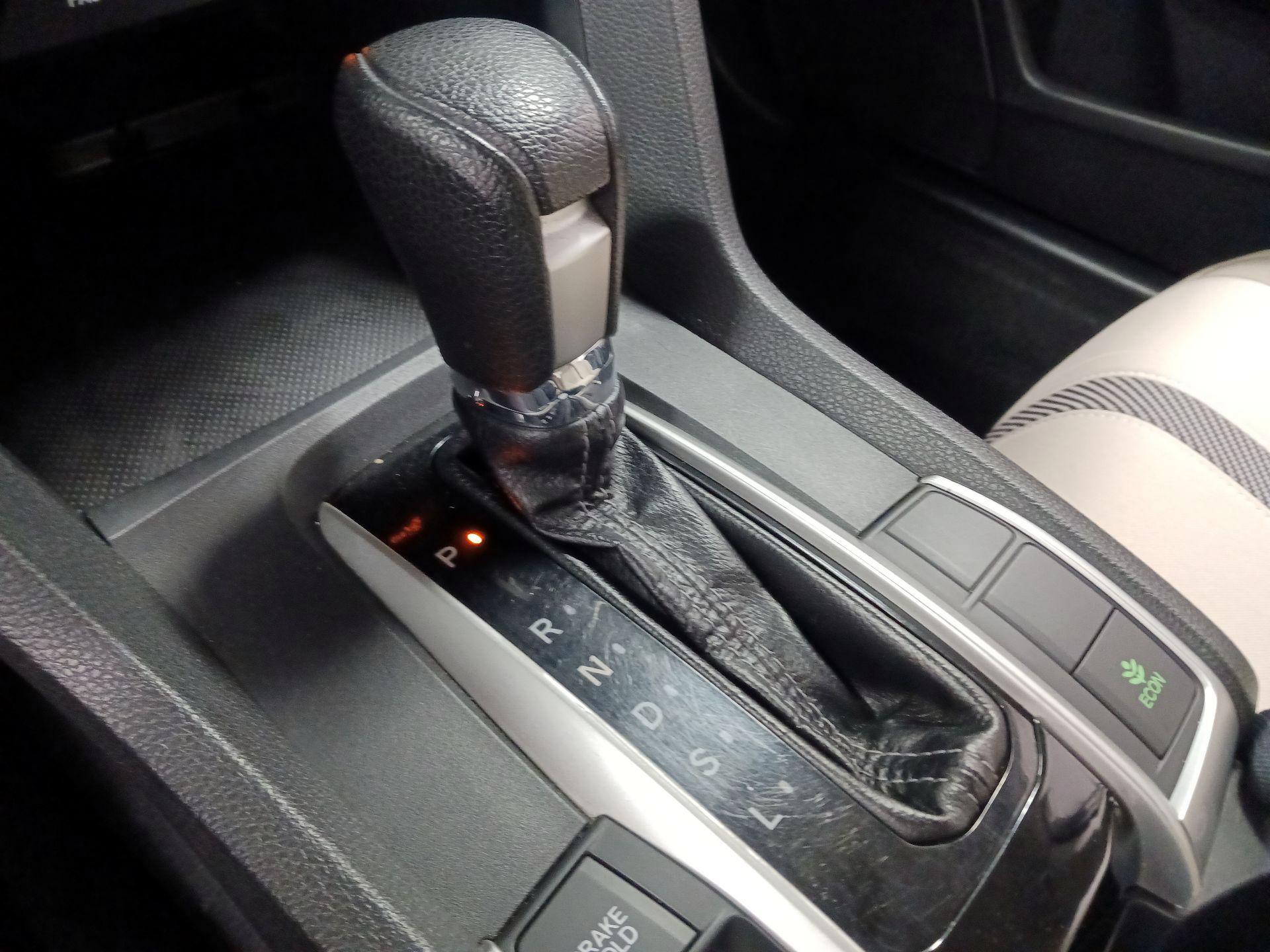 Thumbnail: 2016 Honda Civic - 17