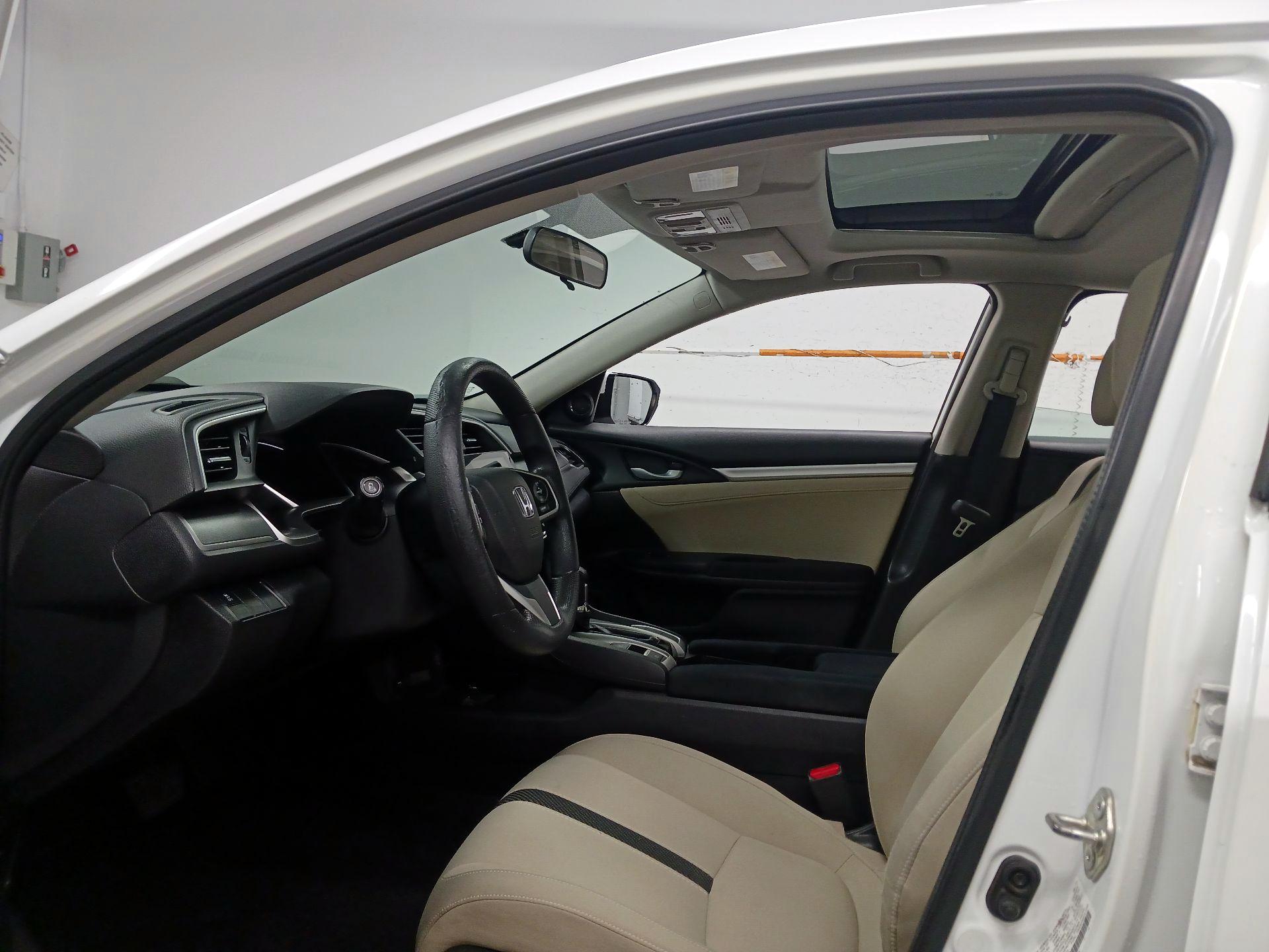 Thumbnail: 2016 Honda Civic - 18