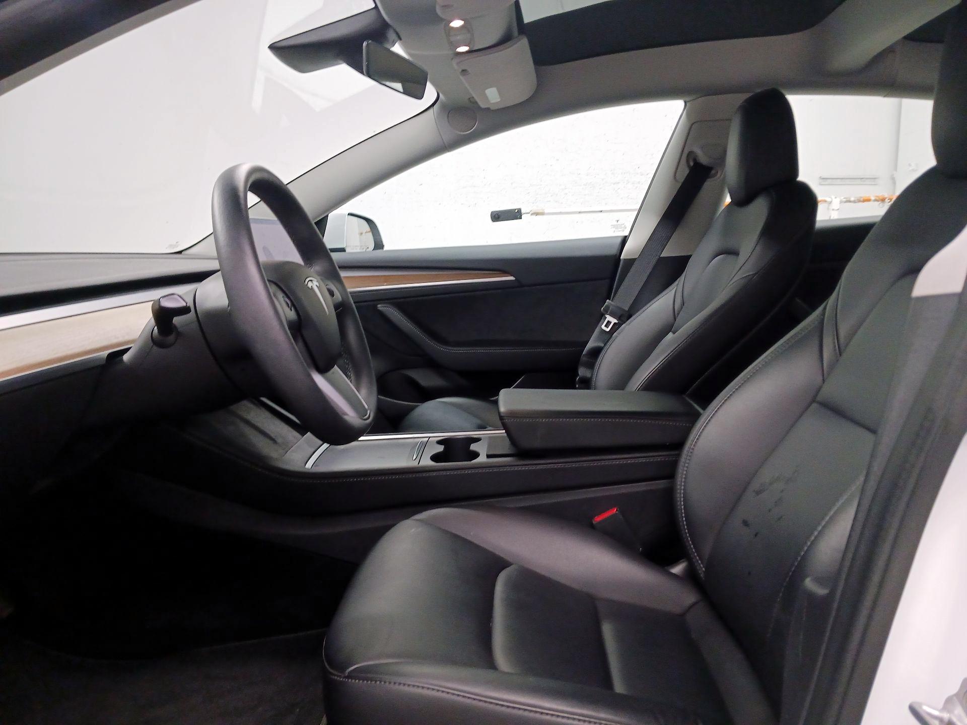 Thumbnail: 2022 Tesla Model 3 - 11