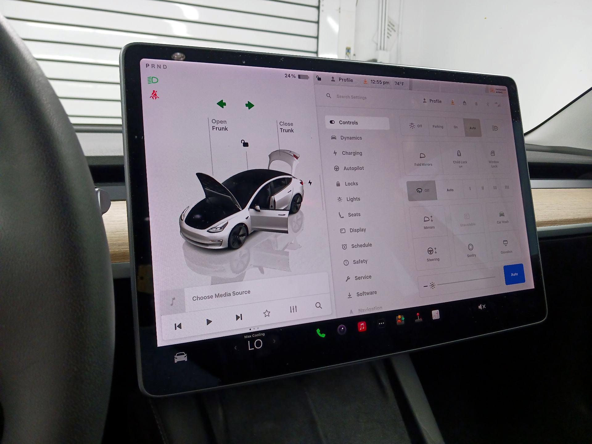 Thumbnail: 2022 Tesla Model 3 - 14