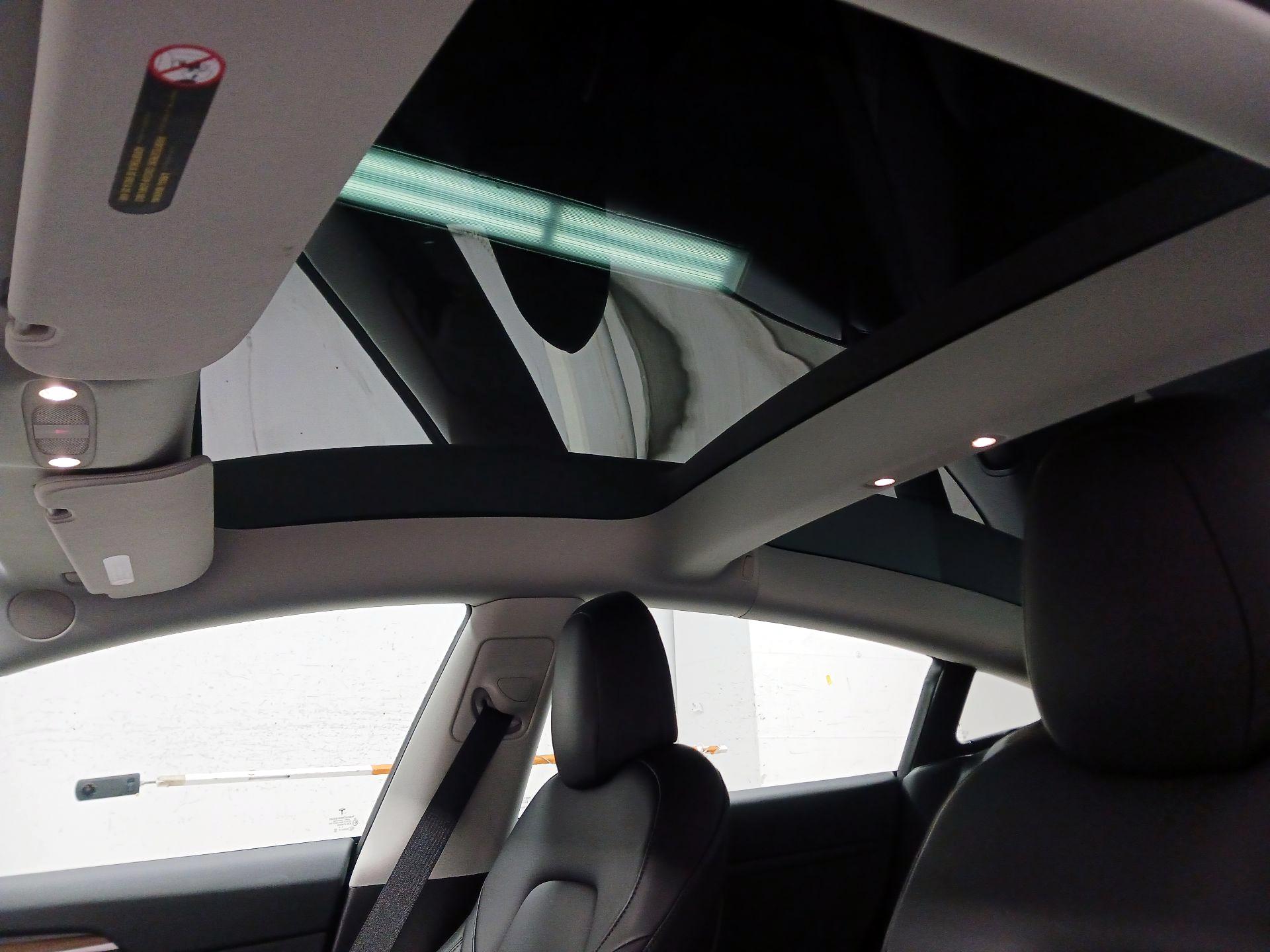 Thumbnail: 2022 Tesla Model 3 - 17