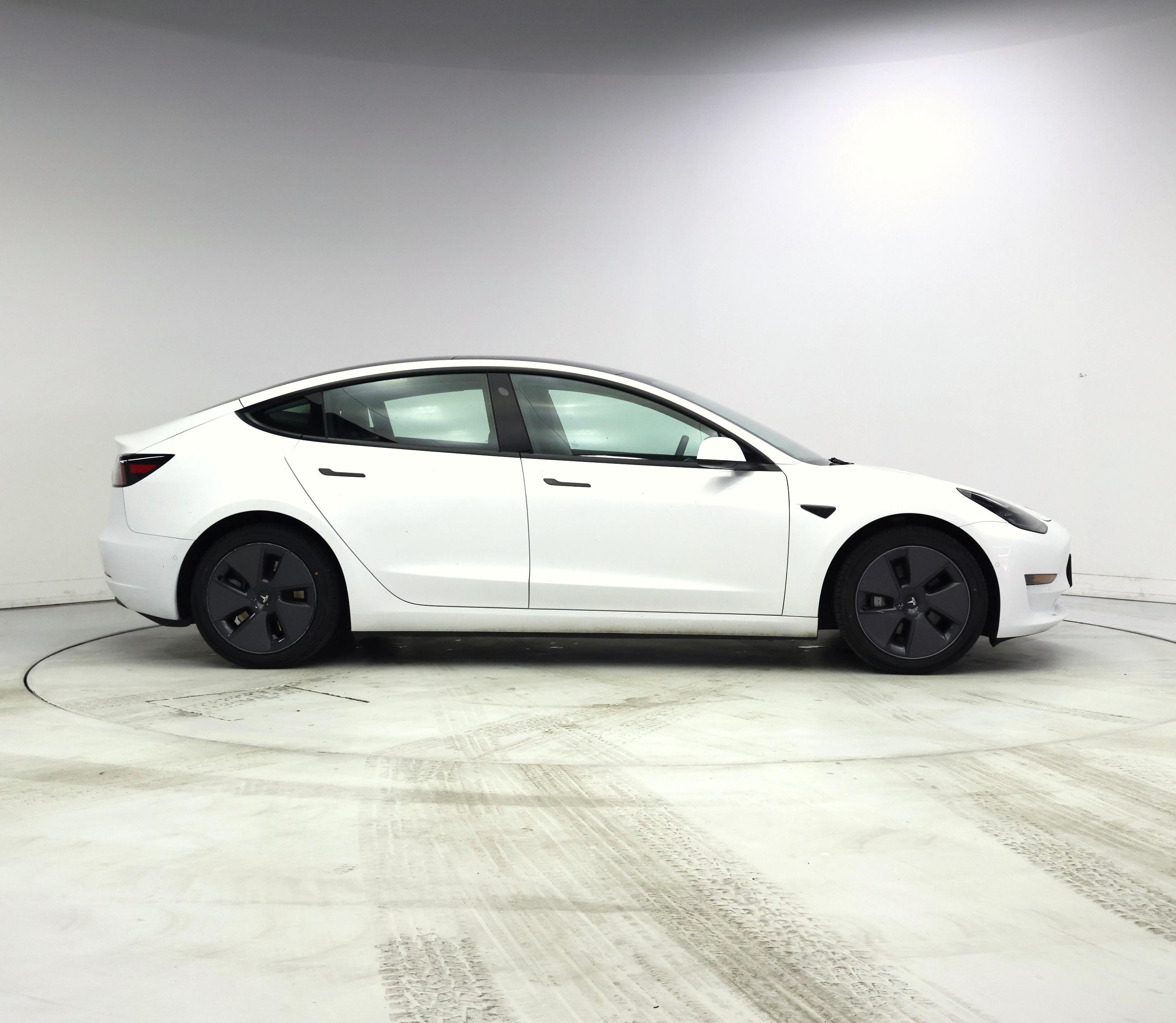 Thumbnail: 2022 Tesla Model 3 - 7