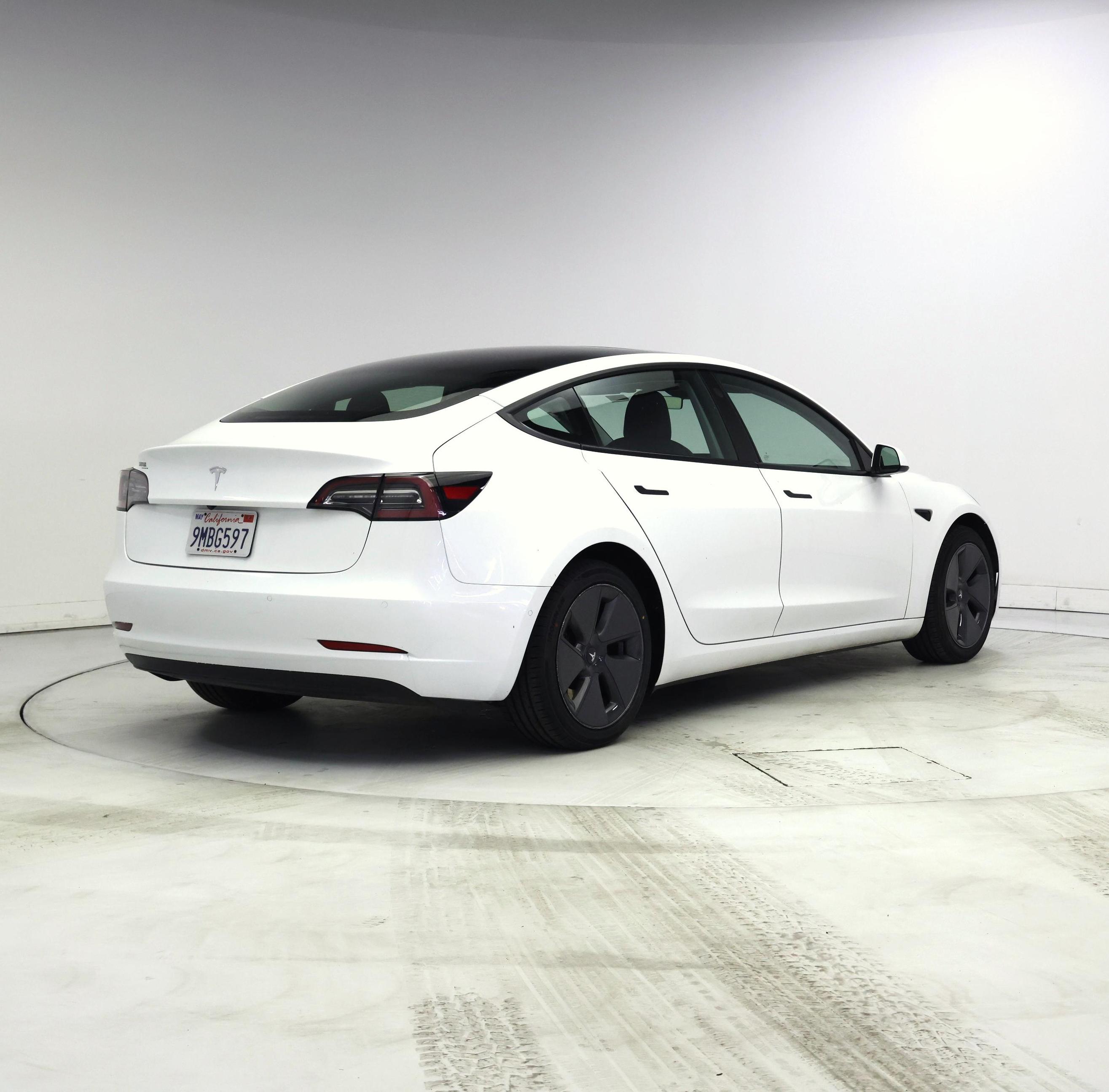 Thumbnail: 2022 Tesla Model 3 - 8