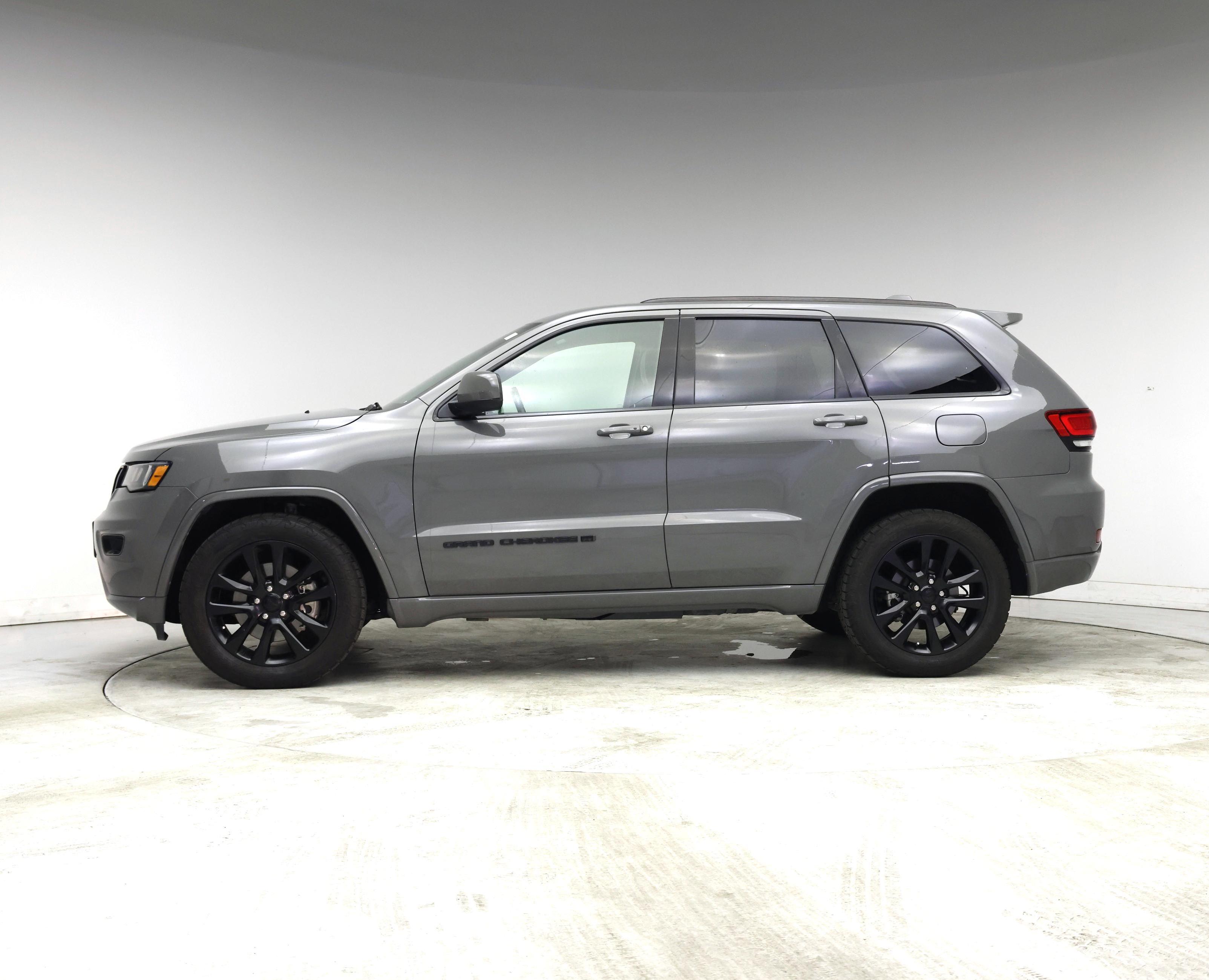 Thumbnail: 2022 Jeep Grand Cherokee - 3