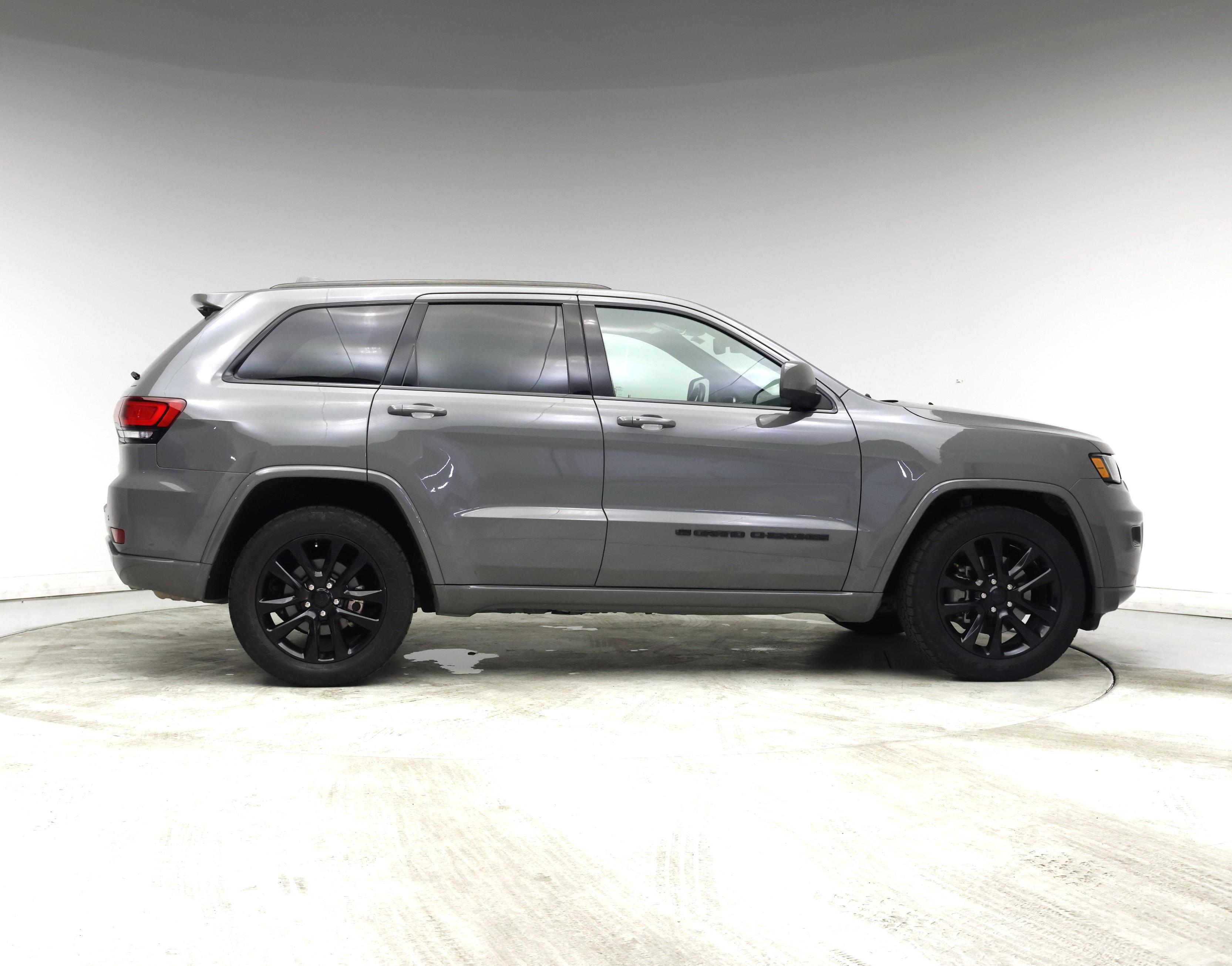 Thumbnail: 2022 Jeep Grand Cherokee - 7