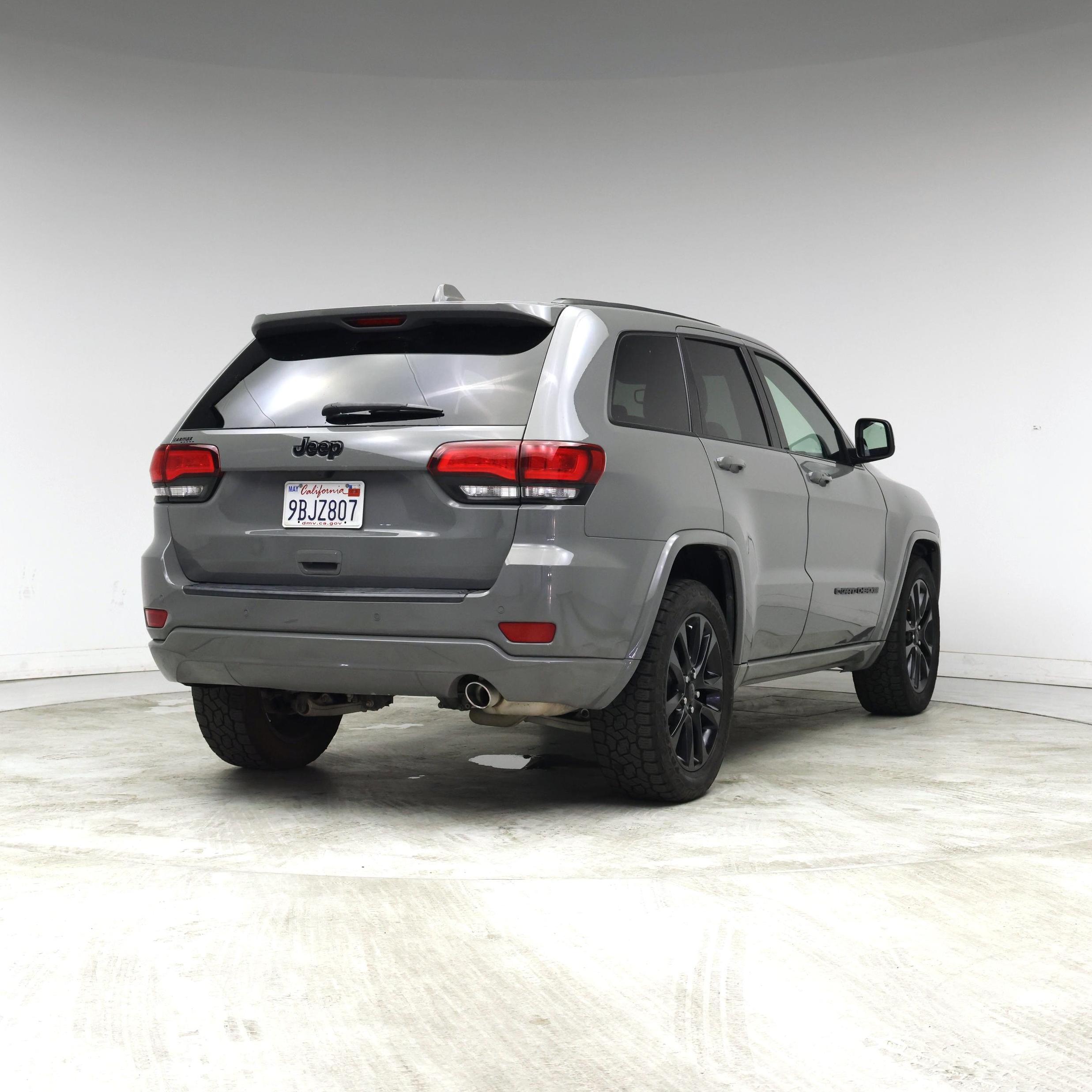 Thumbnail: 2022 Jeep Grand Cherokee - 8