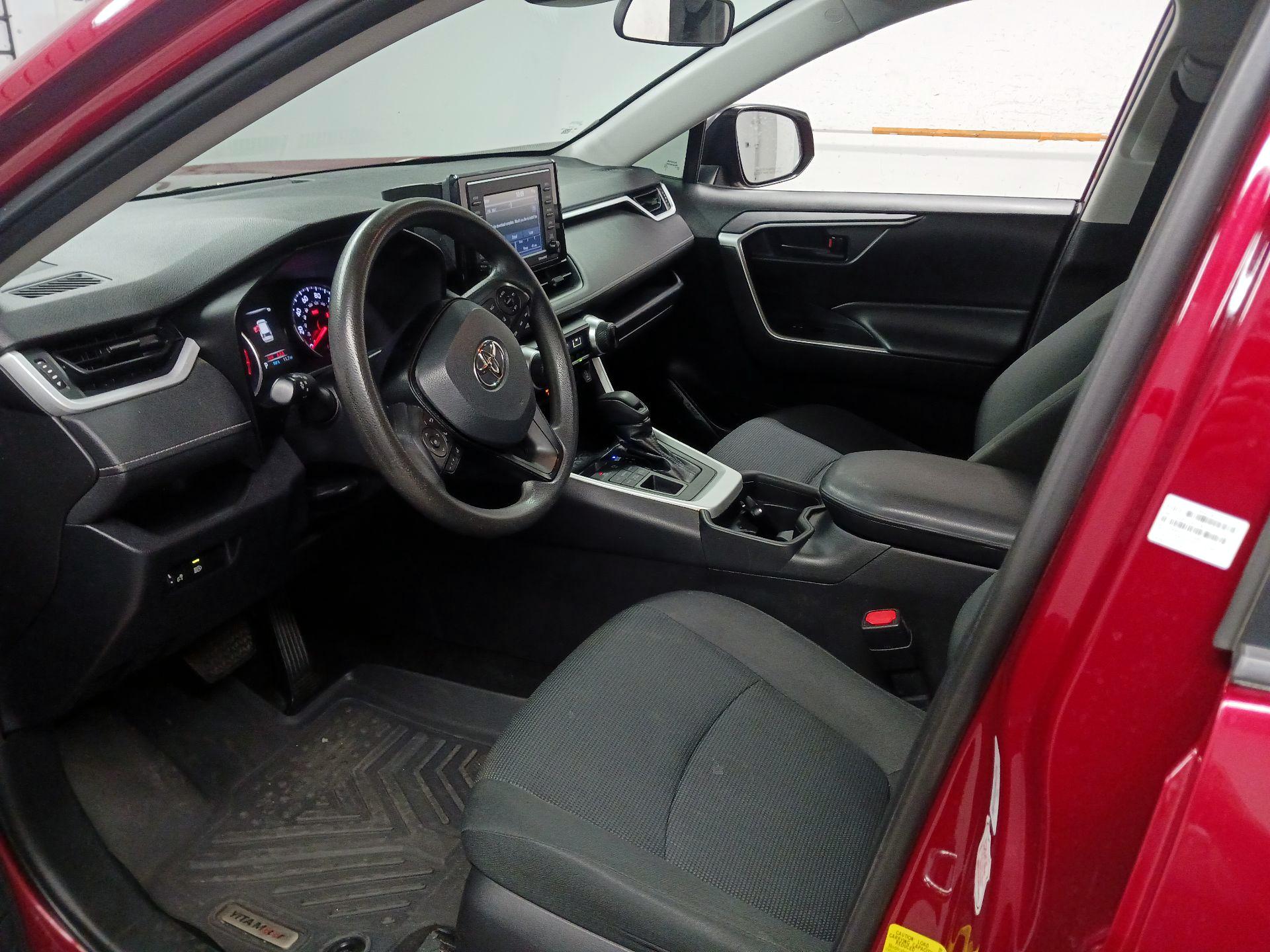 Thumbnail: 2020 Toyota RAV4 - 9
