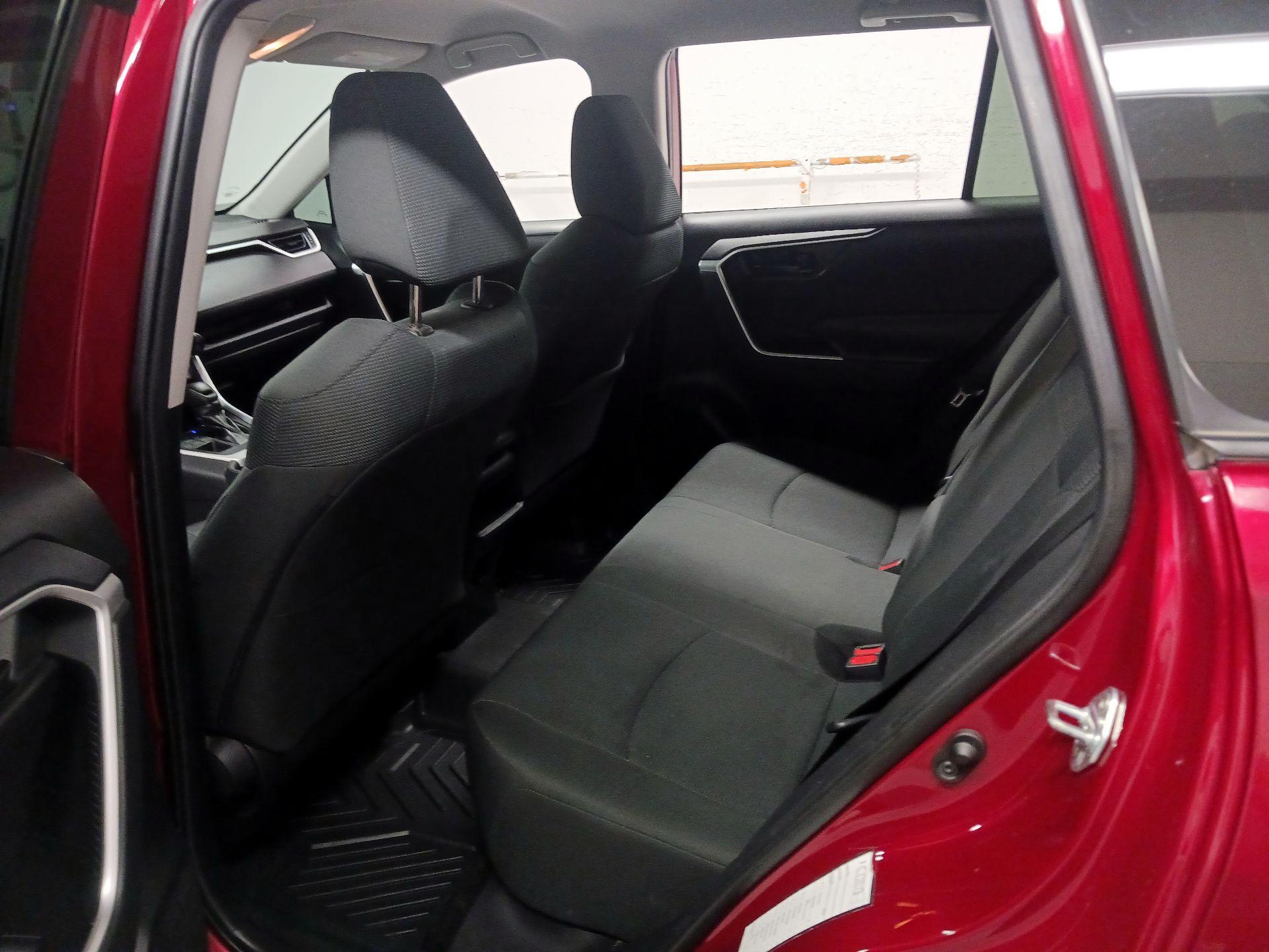 Thumbnail: 2020 Toyota RAV4 - 16