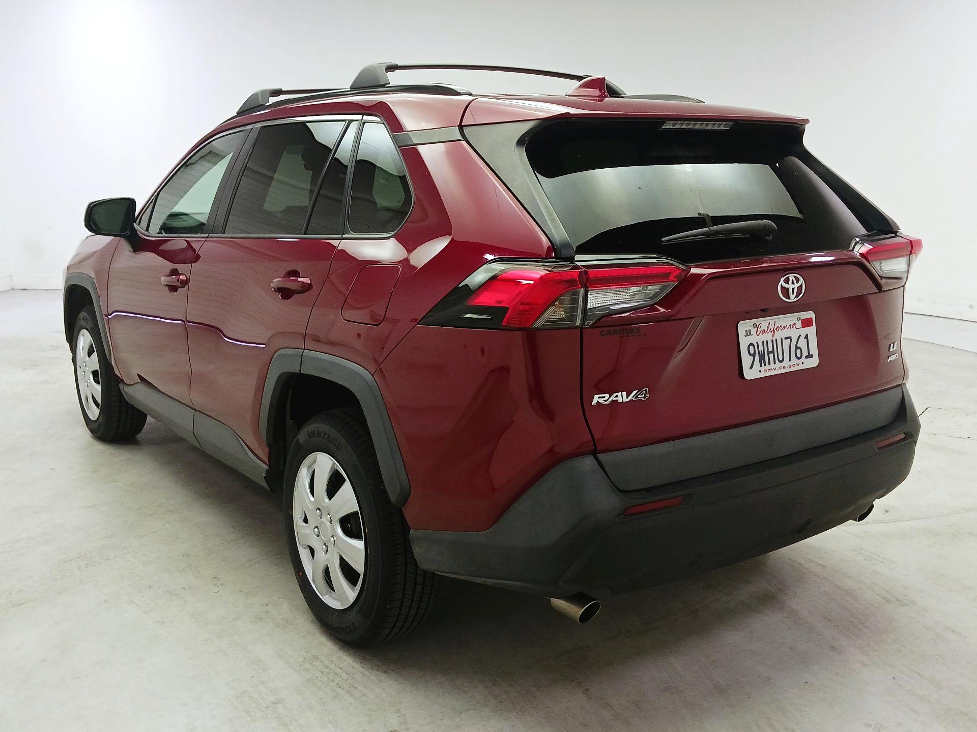 Thumbnail: 2020 Toyota RAV4 - 7