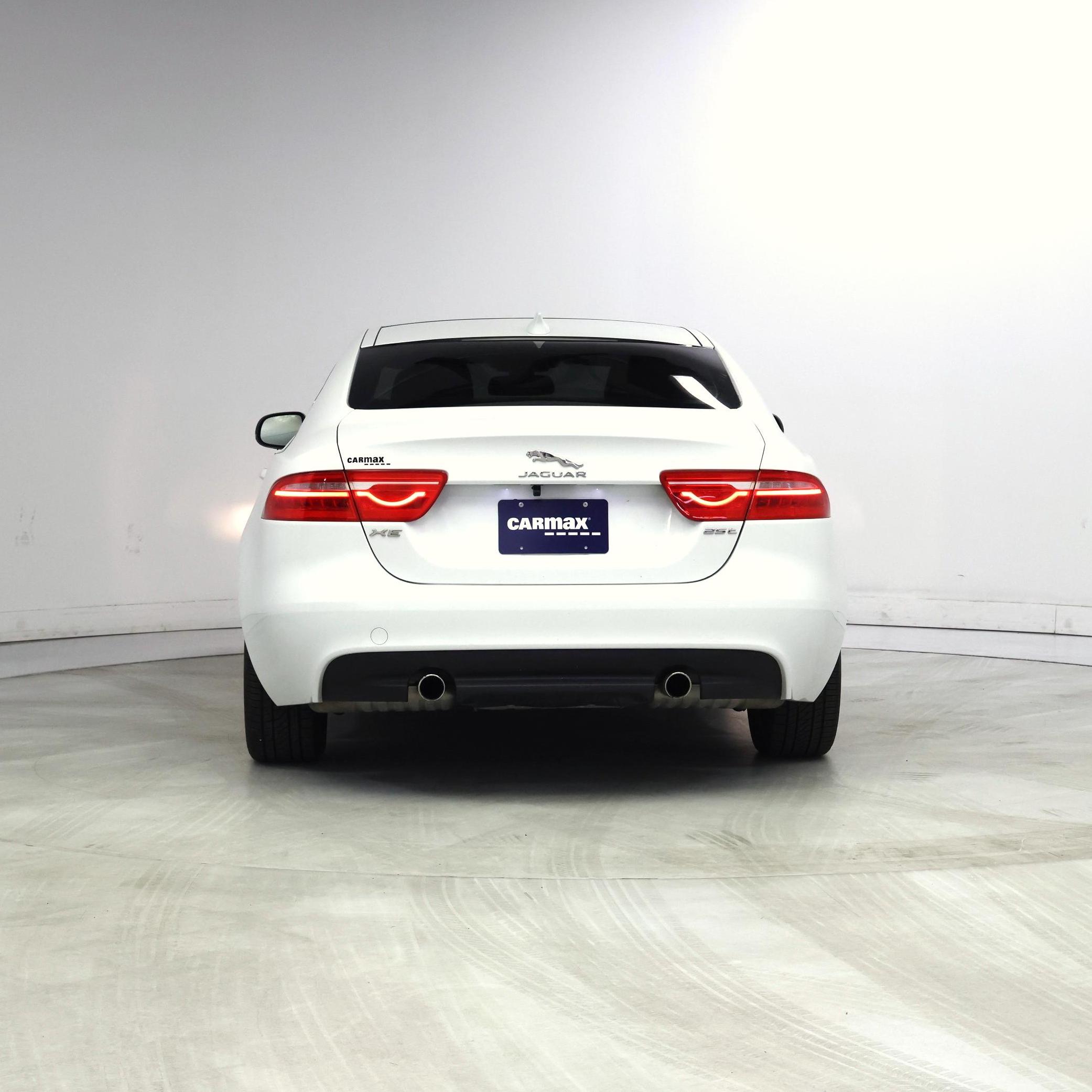 Thumbnail: 2017 Jaguar XE - 6