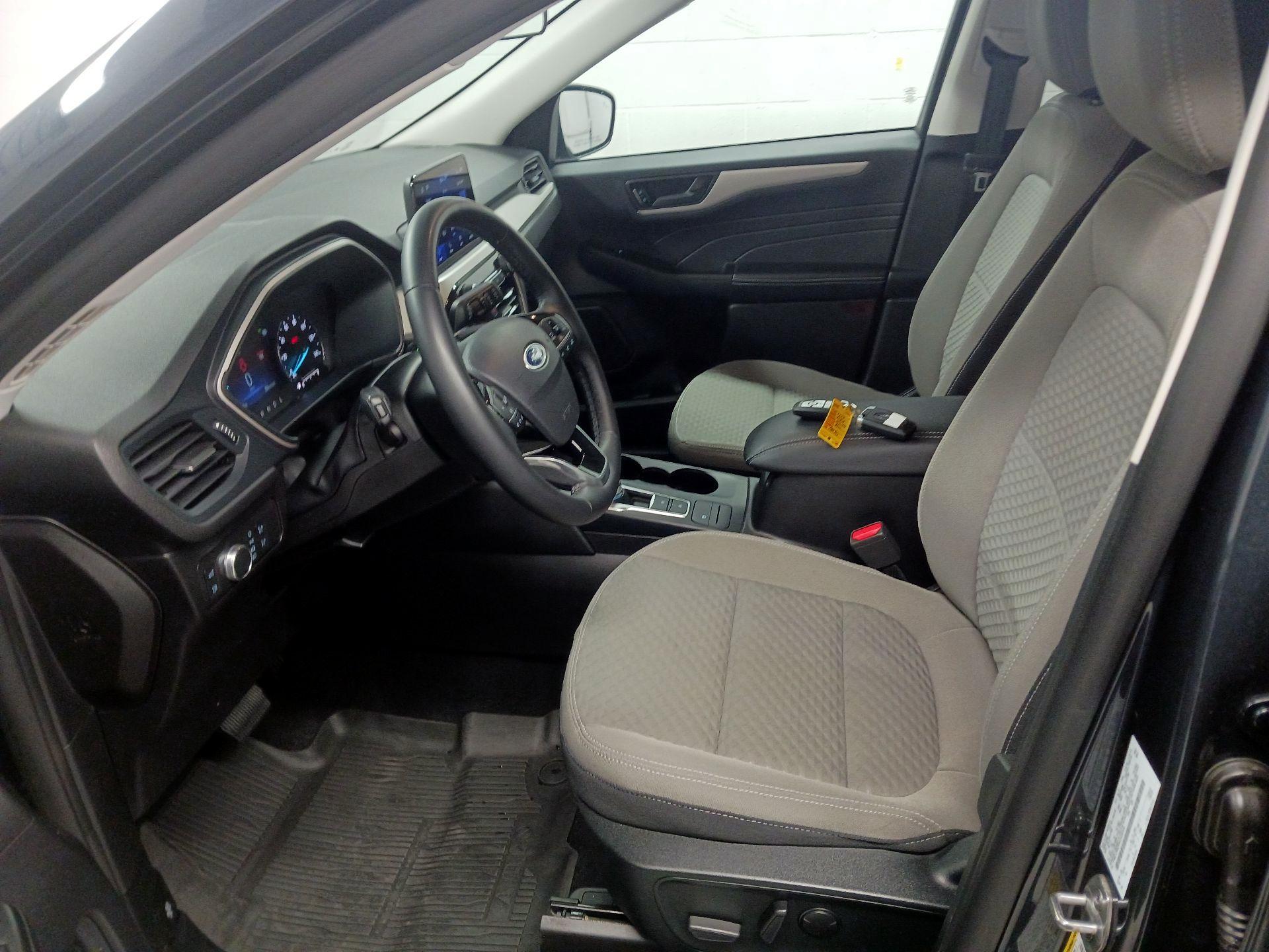Thumbnail: 2022 Ford Escape - 11