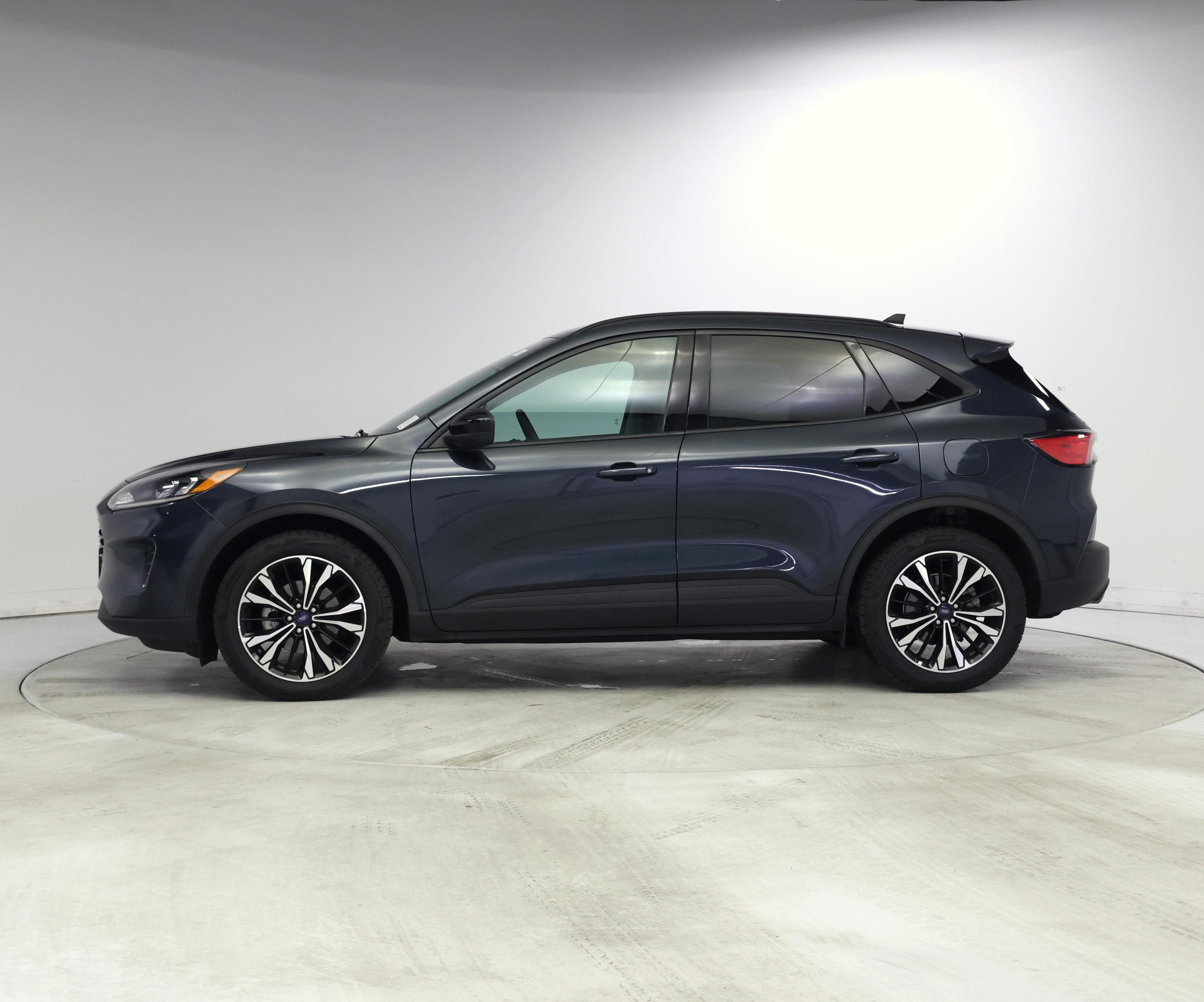 Thumbnail: 2022 Ford Escape - 3