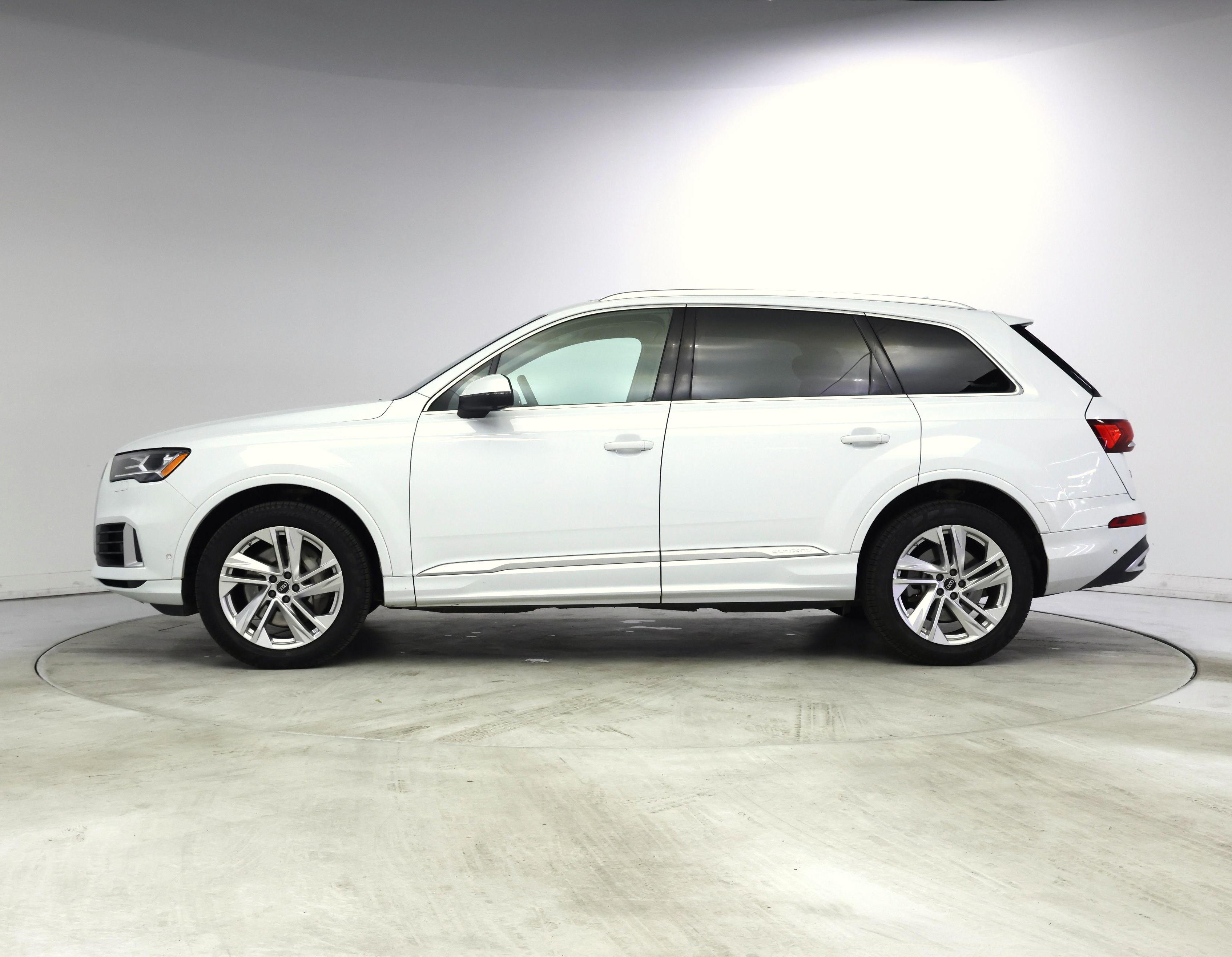 Thumbnail: 2022 Audi Q7 - 3