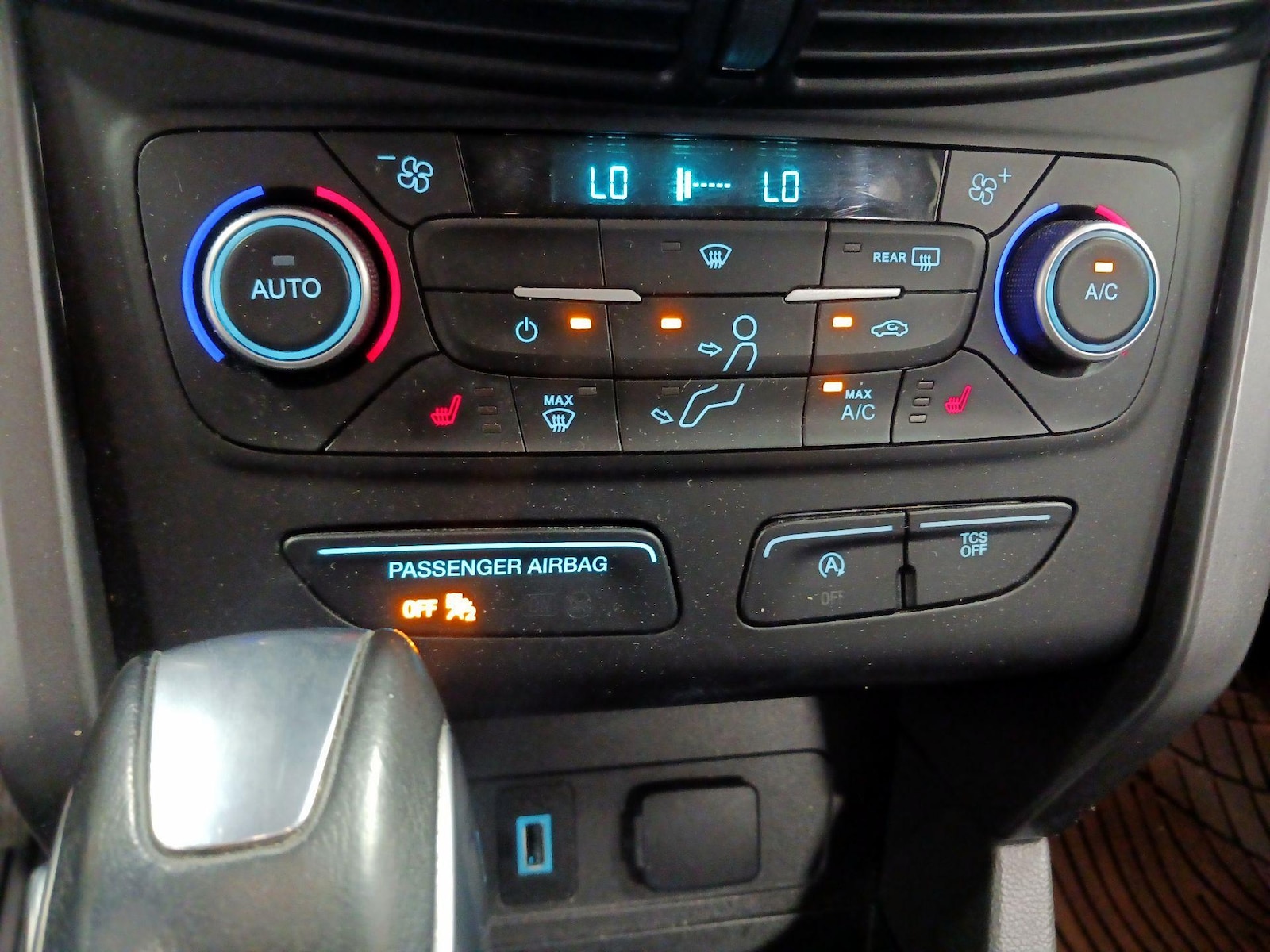 2018 Ford Escape SEL - Photo 16