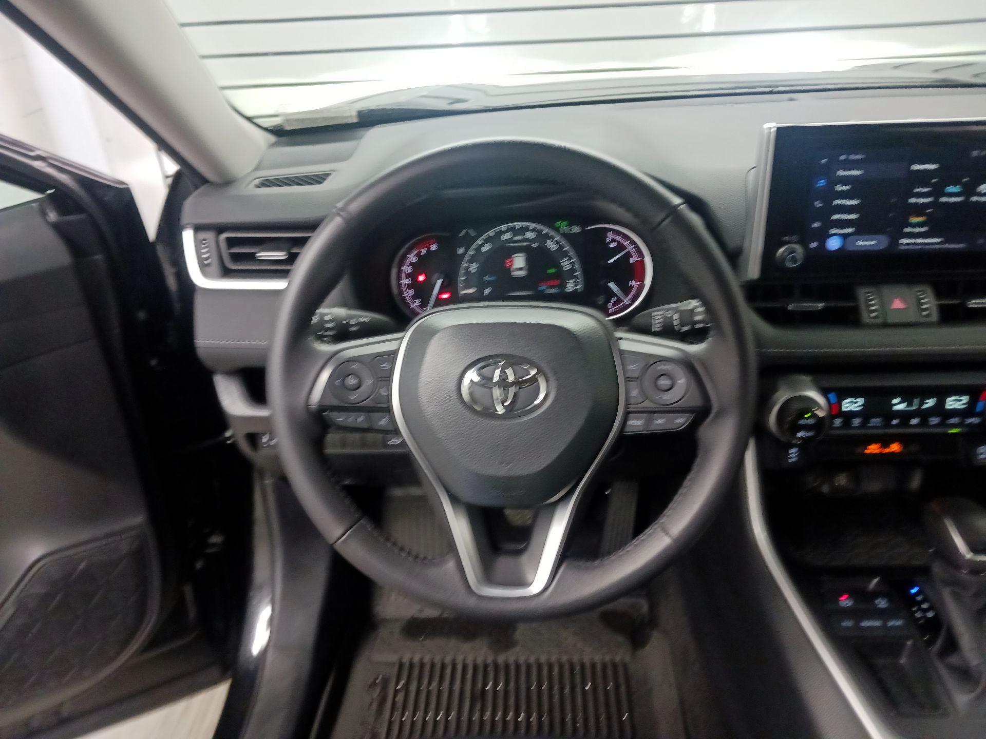 Thumbnail: 2024 Toyota RAV4 - 10