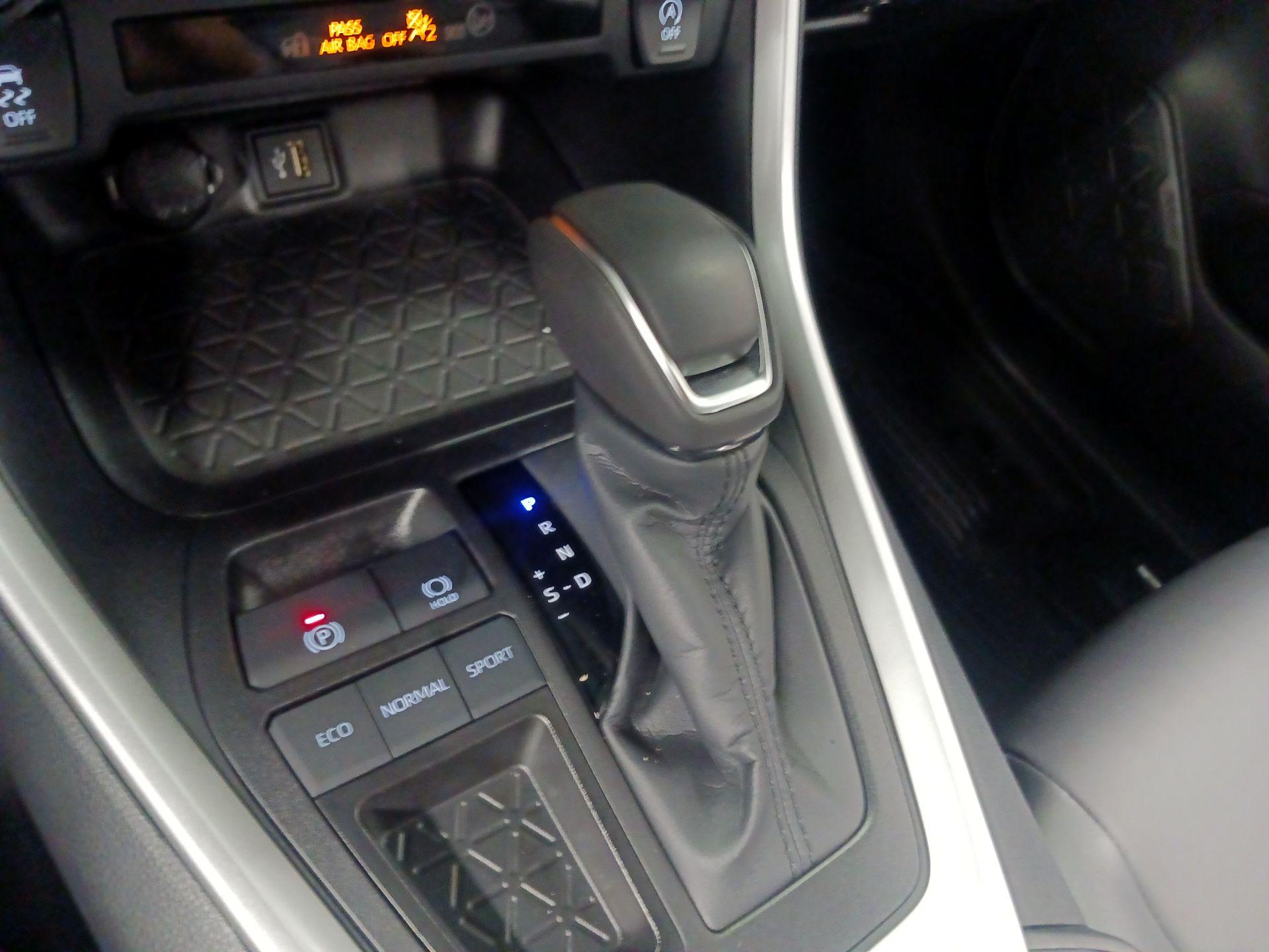 Thumbnail: 2024 Toyota RAV4 - 15
