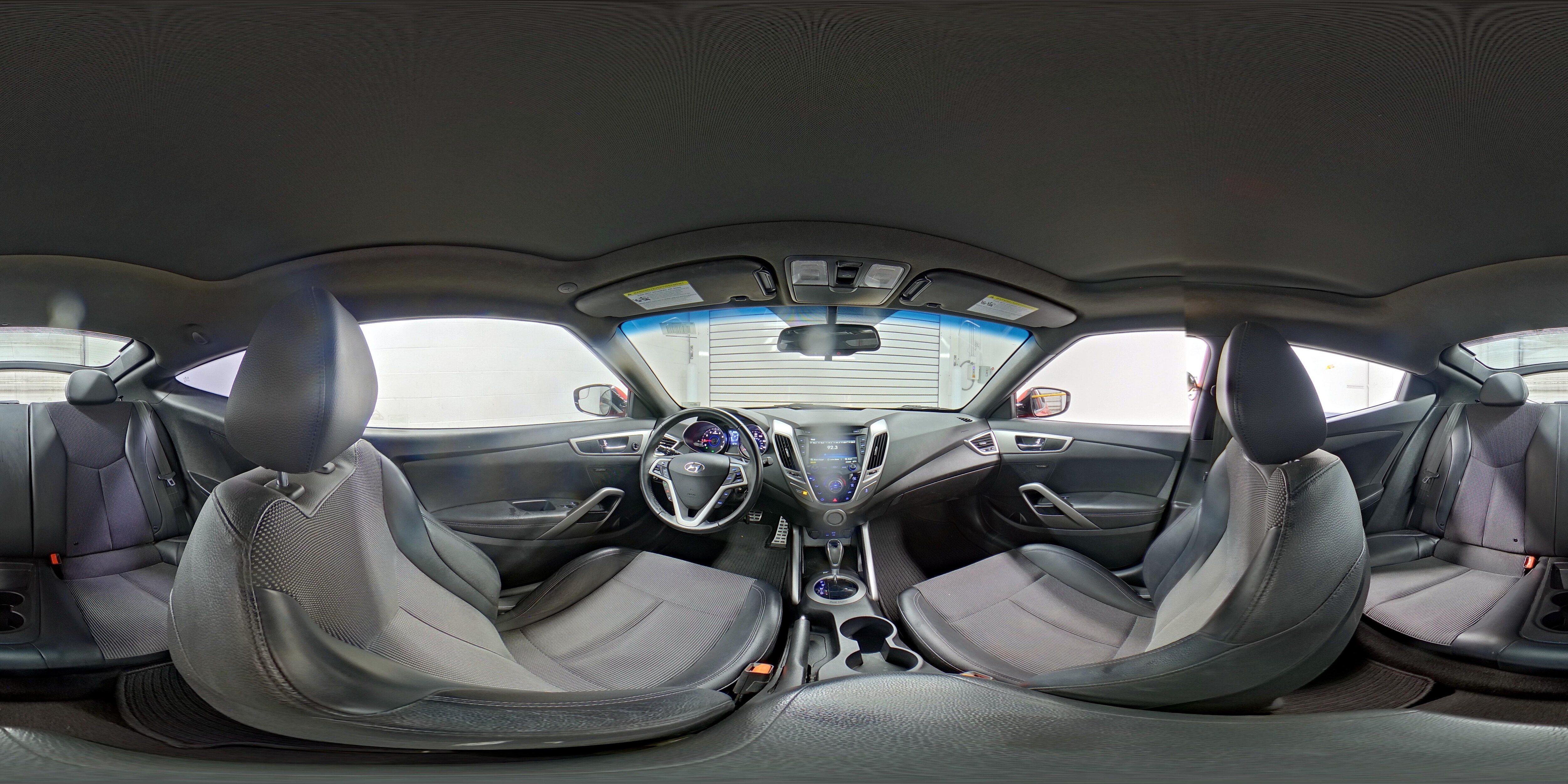 2016 Hyundai Veloster Base - Photo 21