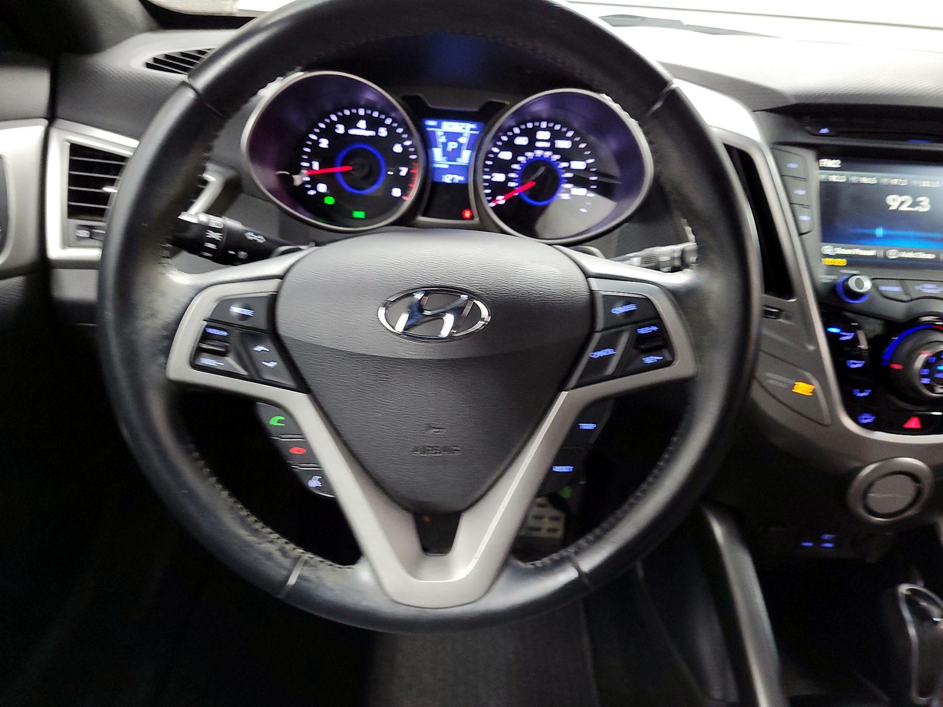Thumbnail: 2016 Hyundai Veloster - 10
