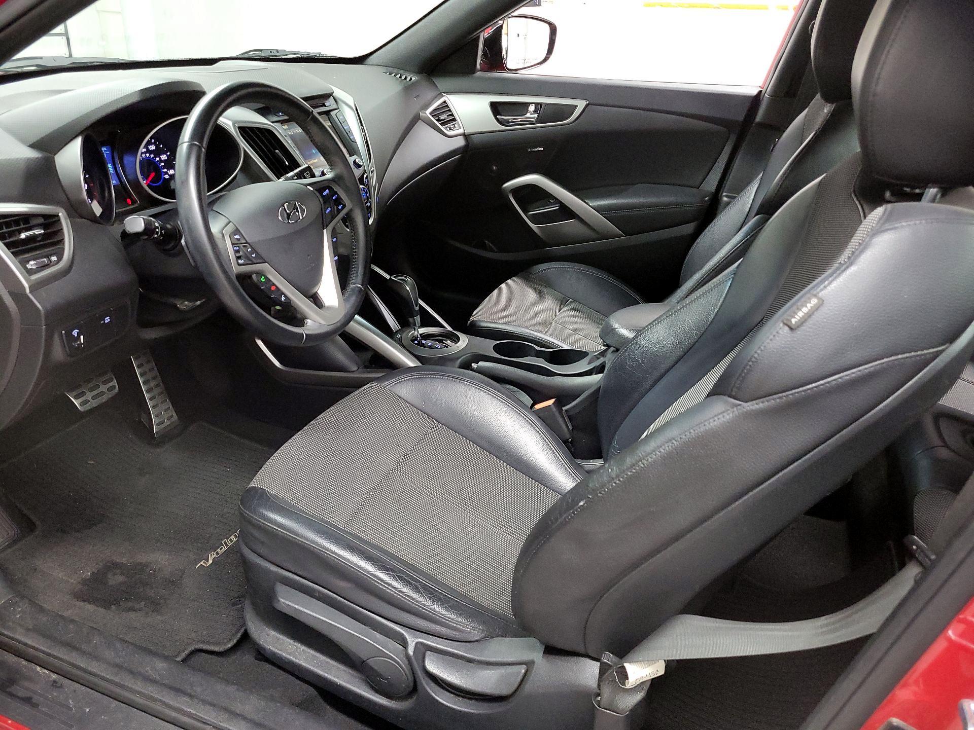 Thumbnail: 2016 Hyundai Veloster - 11