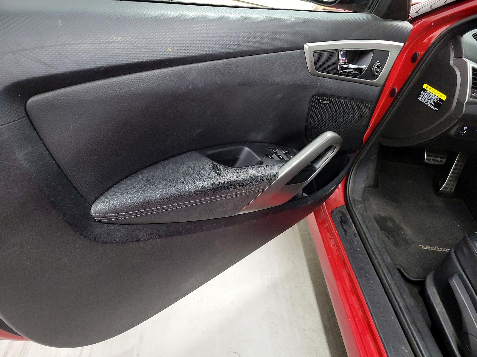 2016 Hyundai Veloster Base - Photo 13