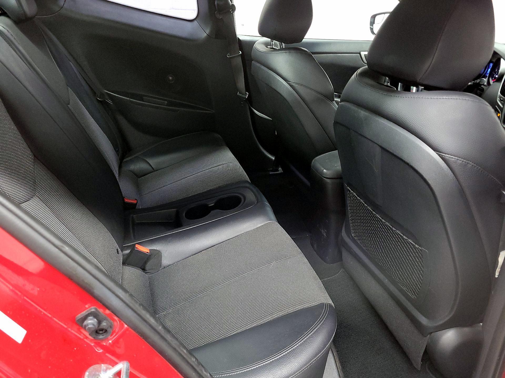 Thumbnail: 2016 Hyundai Veloster - 16