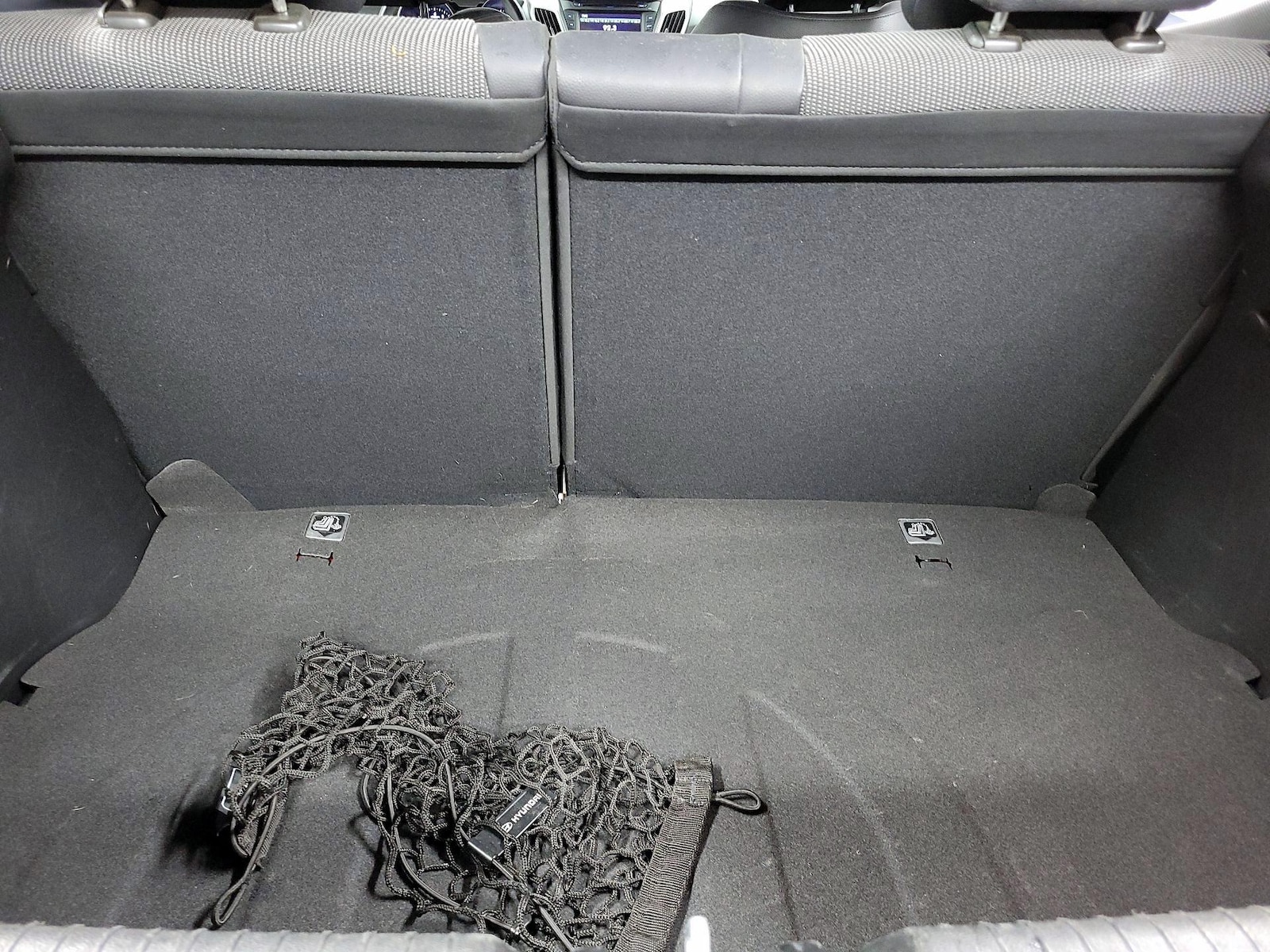 2016 Hyundai Veloster Base - Photo 18
