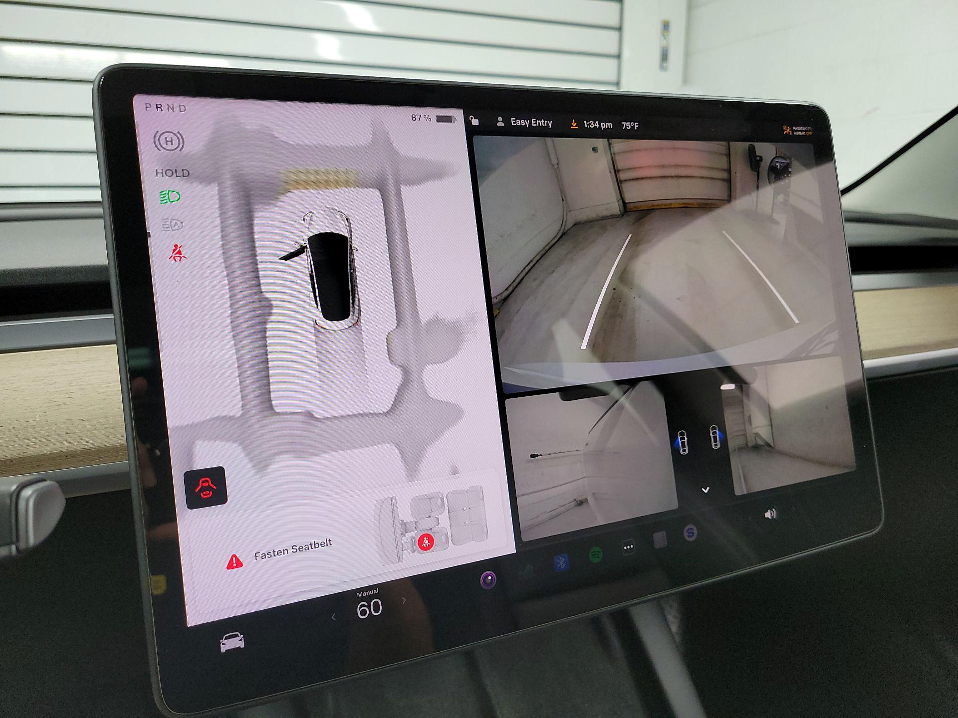 Thumbnail: 2022 Tesla Model 3 - 14