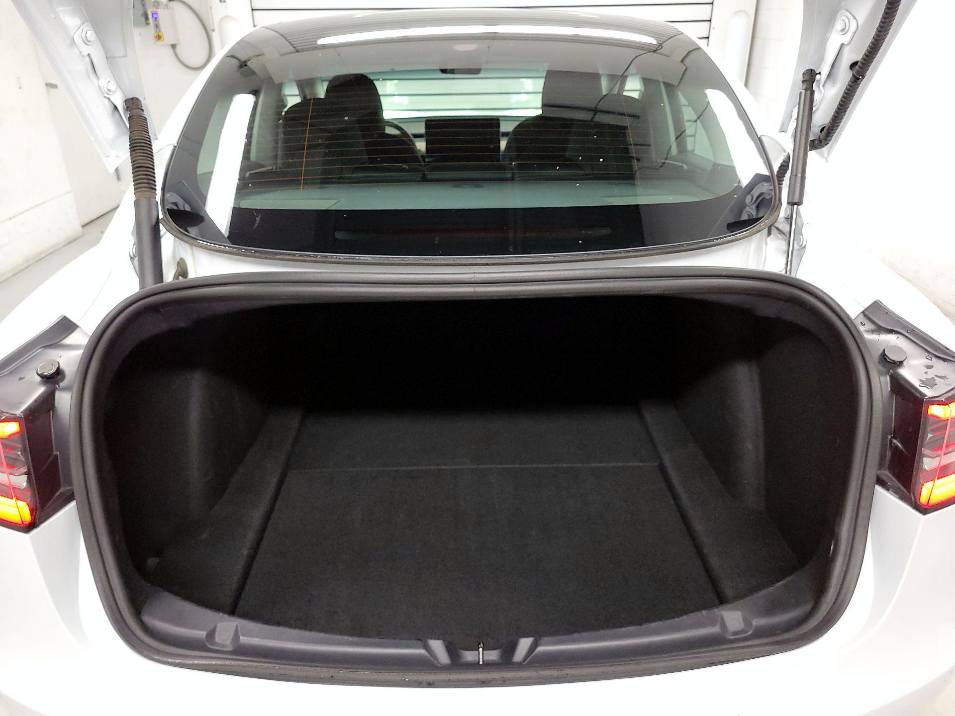 Thumbnail: 2022 Tesla Model 3 - 20