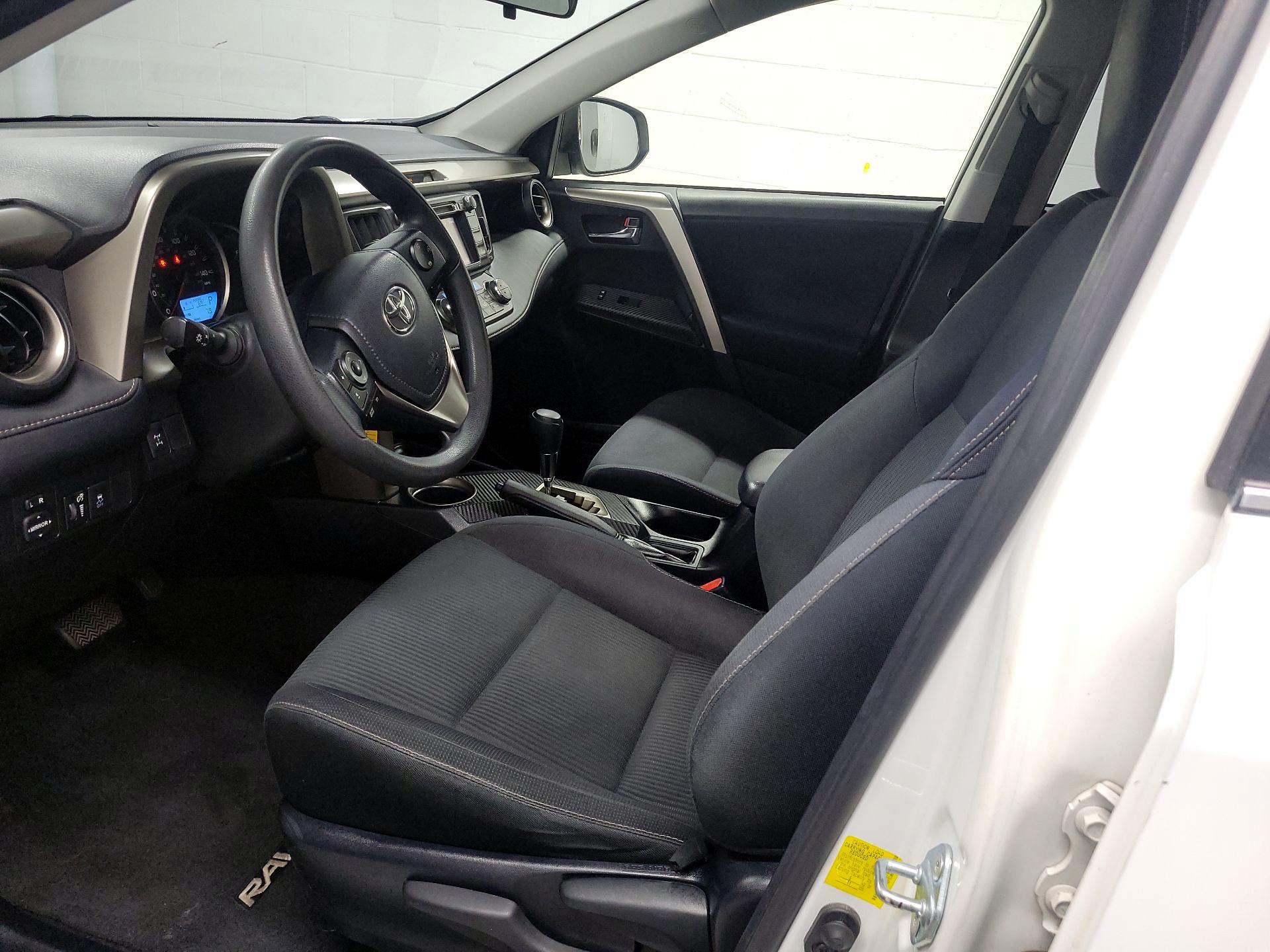 Thumbnail: 2014 Toyota RAV4 - 11