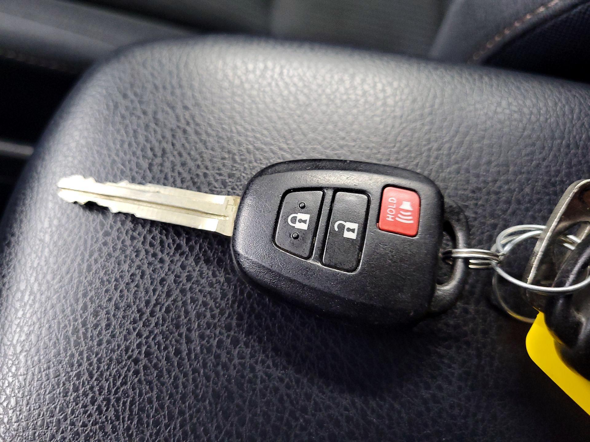 Thumbnail: 2014 Toyota RAV4 - 20