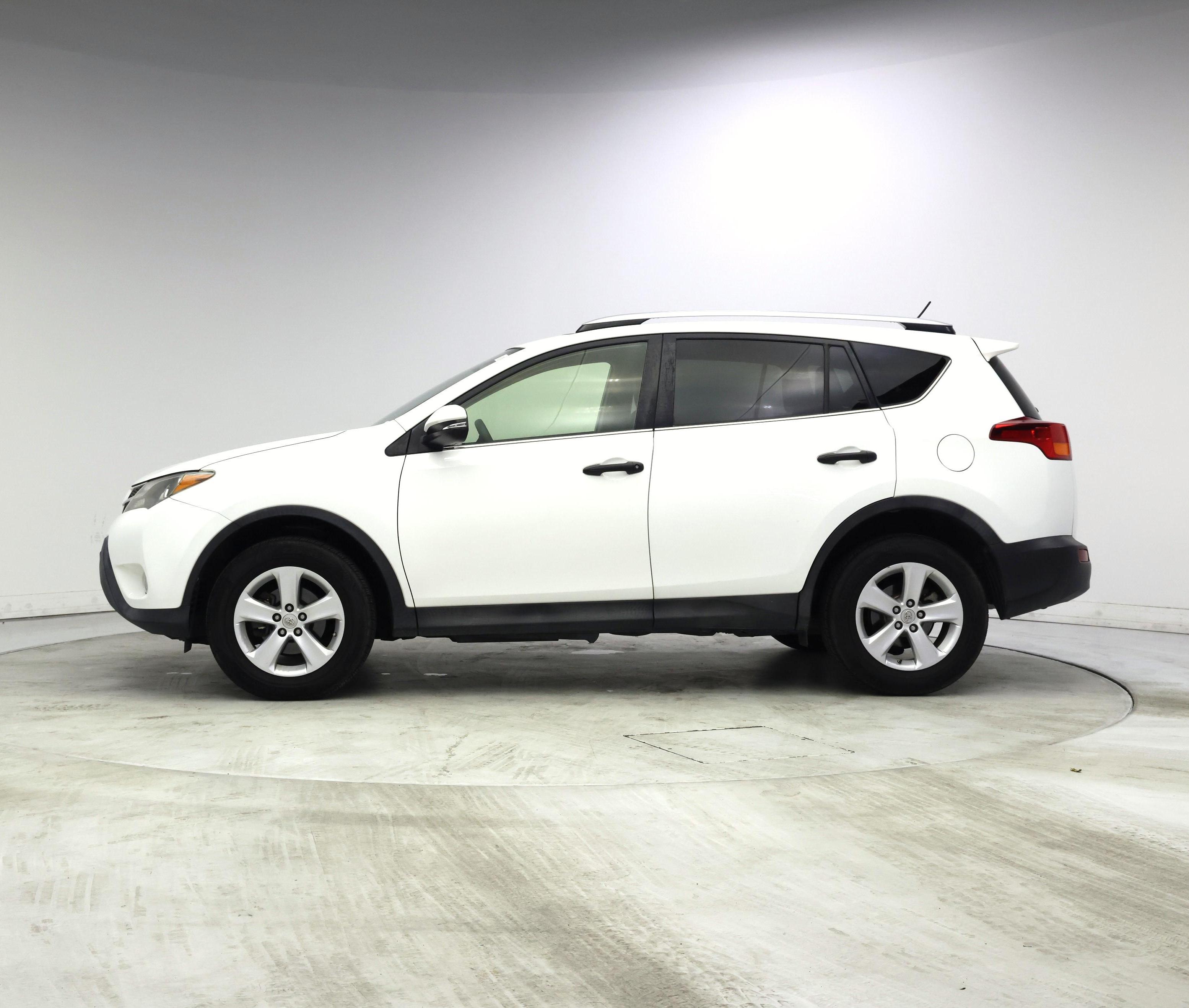 Thumbnail: 2014 Toyota RAV4 - 3