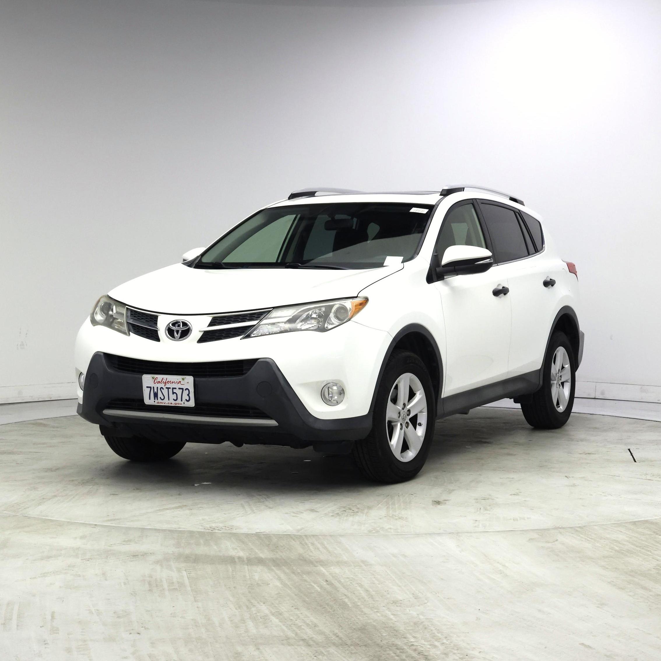 Thumbnail: 2014 Toyota RAV4 - 4