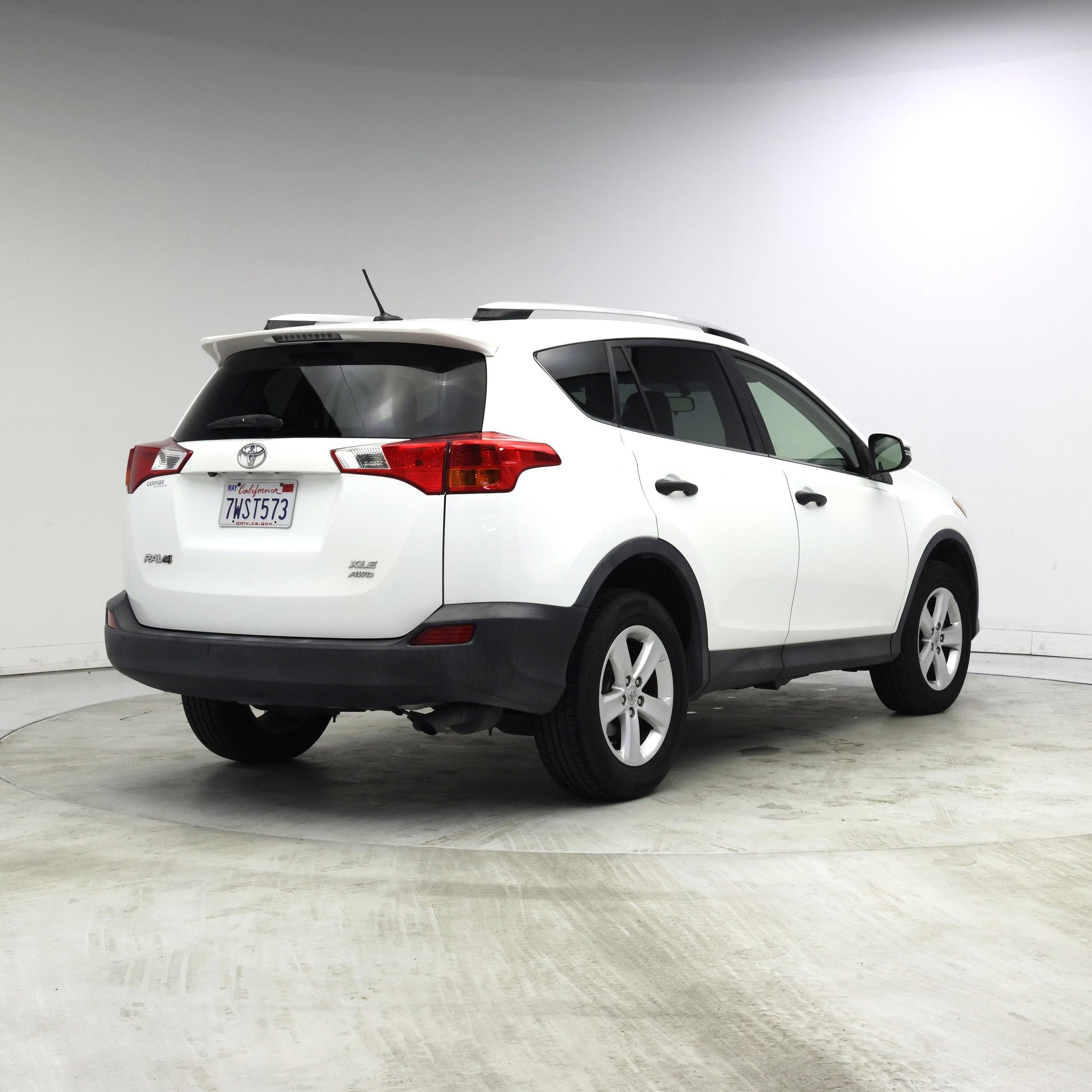 Thumbnail: 2014 Toyota RAV4 - 8