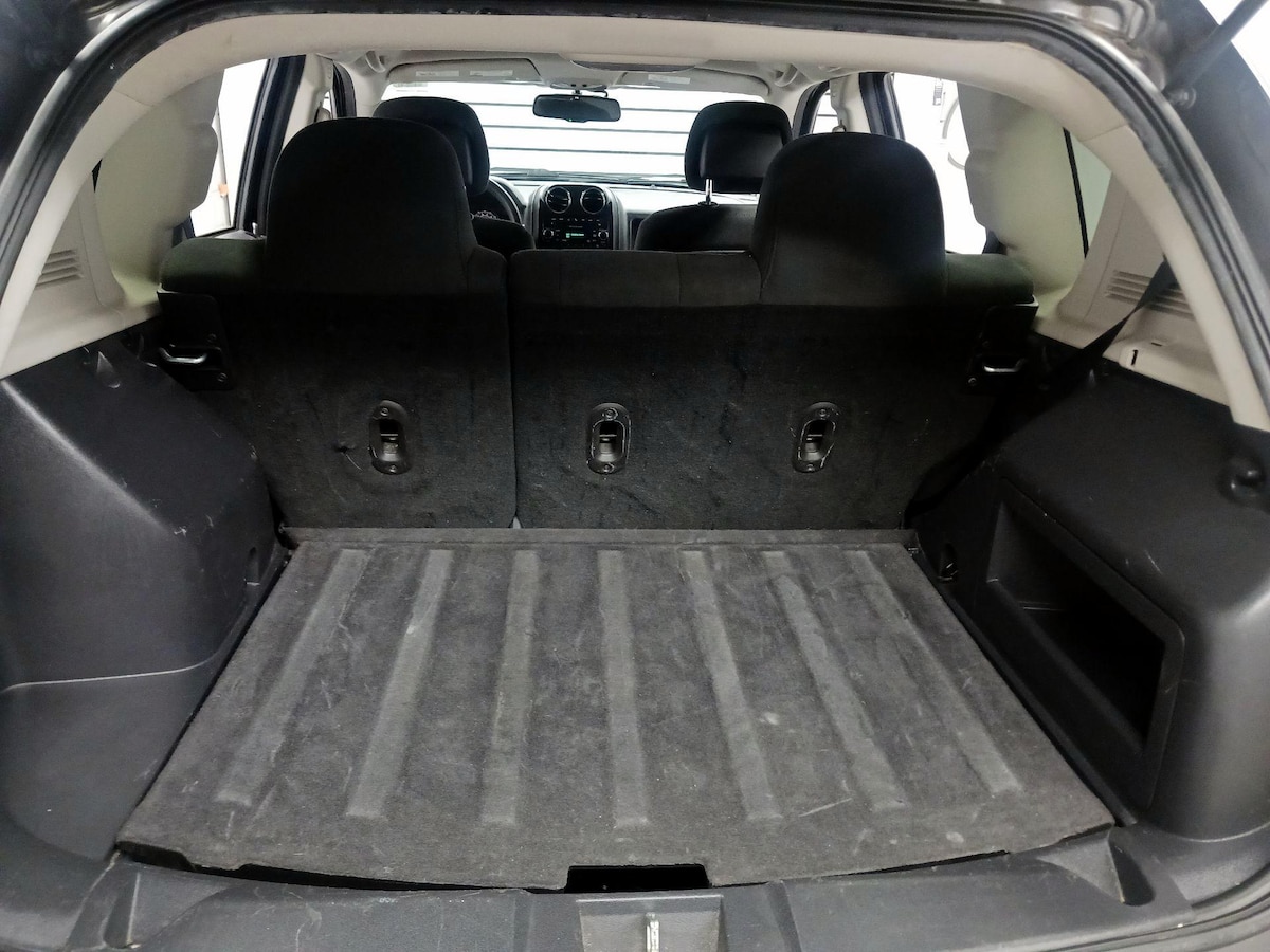 Trunk/Cargo (Seats Up)